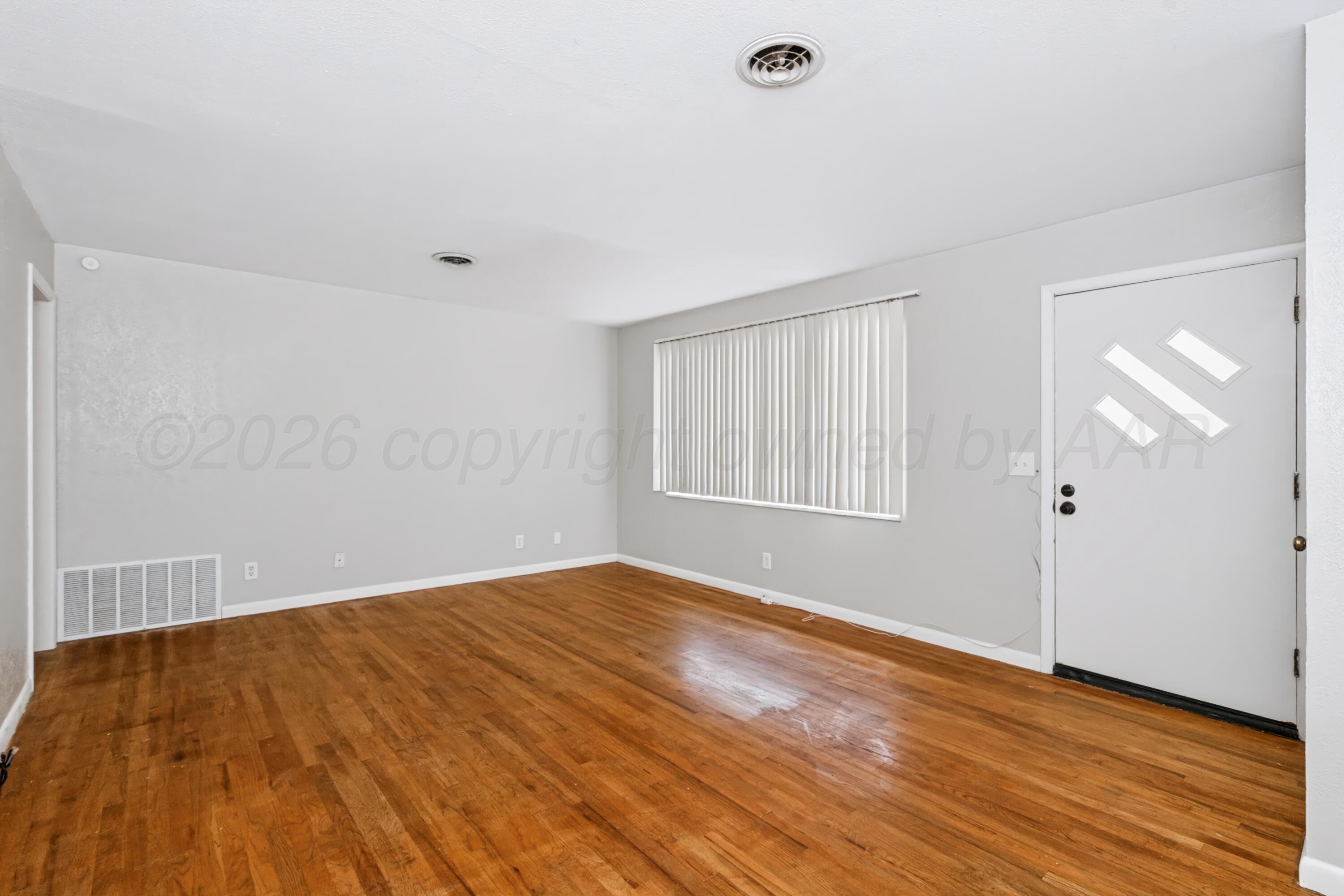 4119 Crockett Street Property Photo 5
