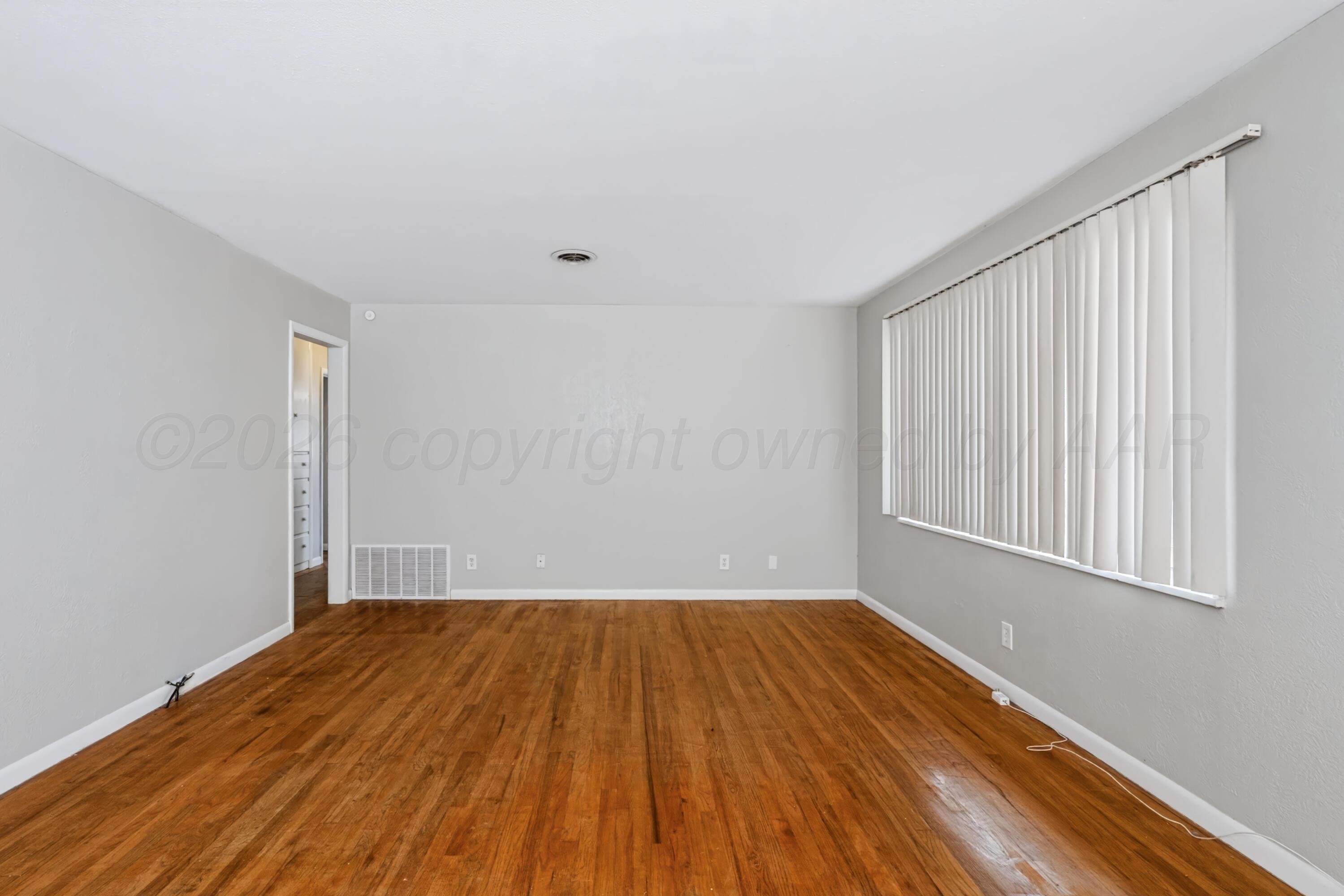 4119 Crockett Street Property Photo 6