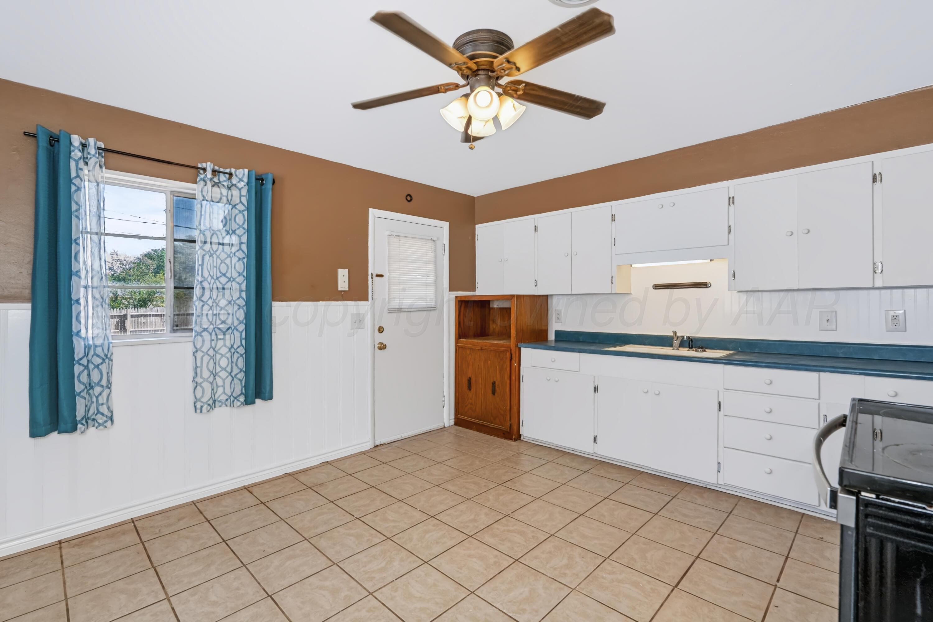 4119 Crockett Street Property Photo 8