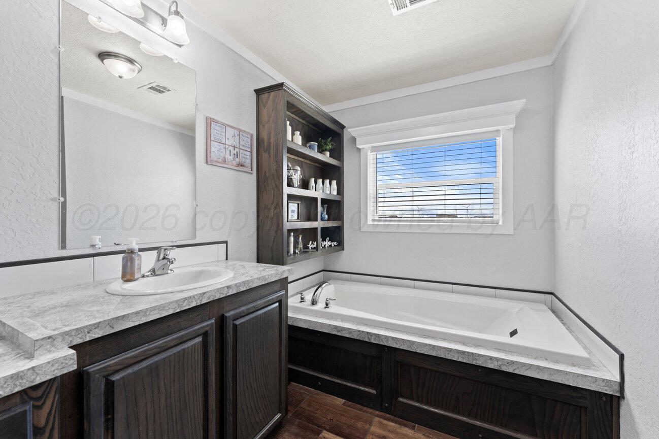300 10th Street Property Photo 29