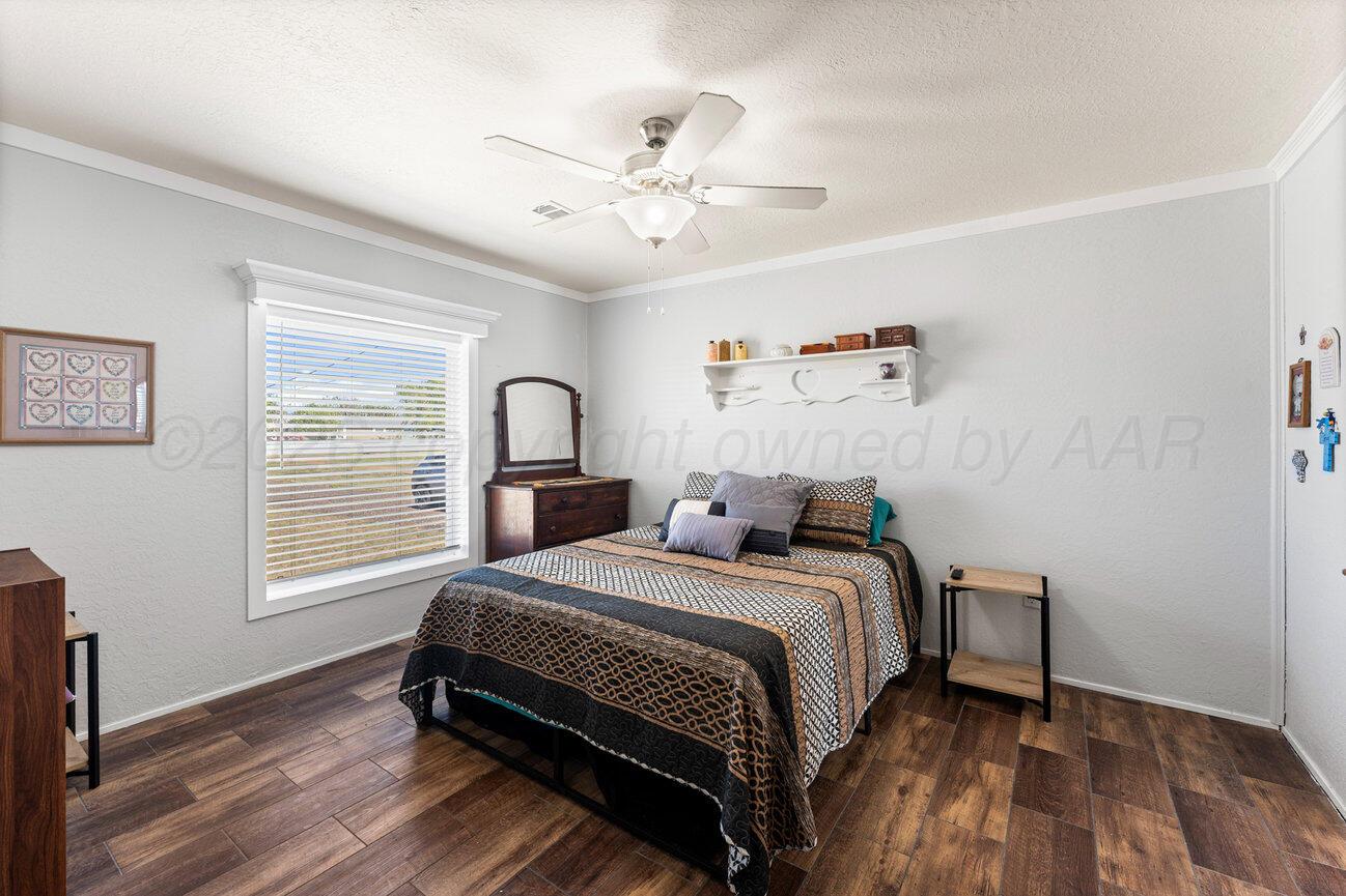 300 10th Street Property Photo 35