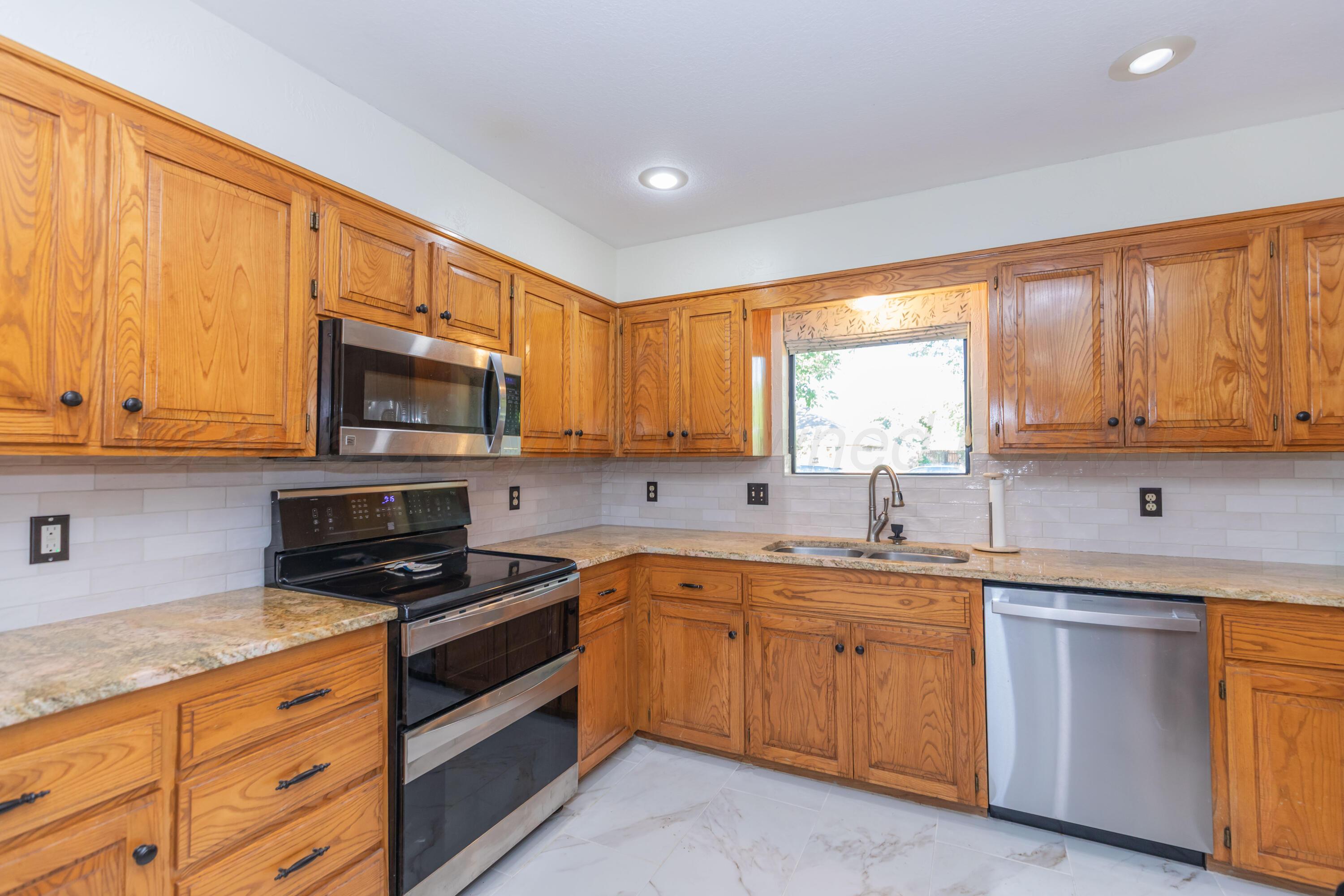 6411 Andover Drive Property Photo 3