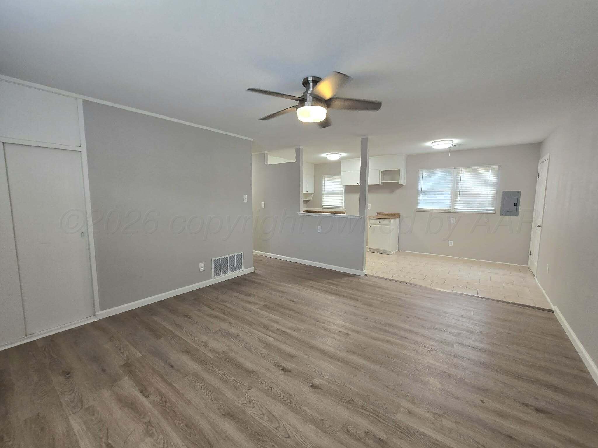 2722 S Woodland Street Property Photo 3