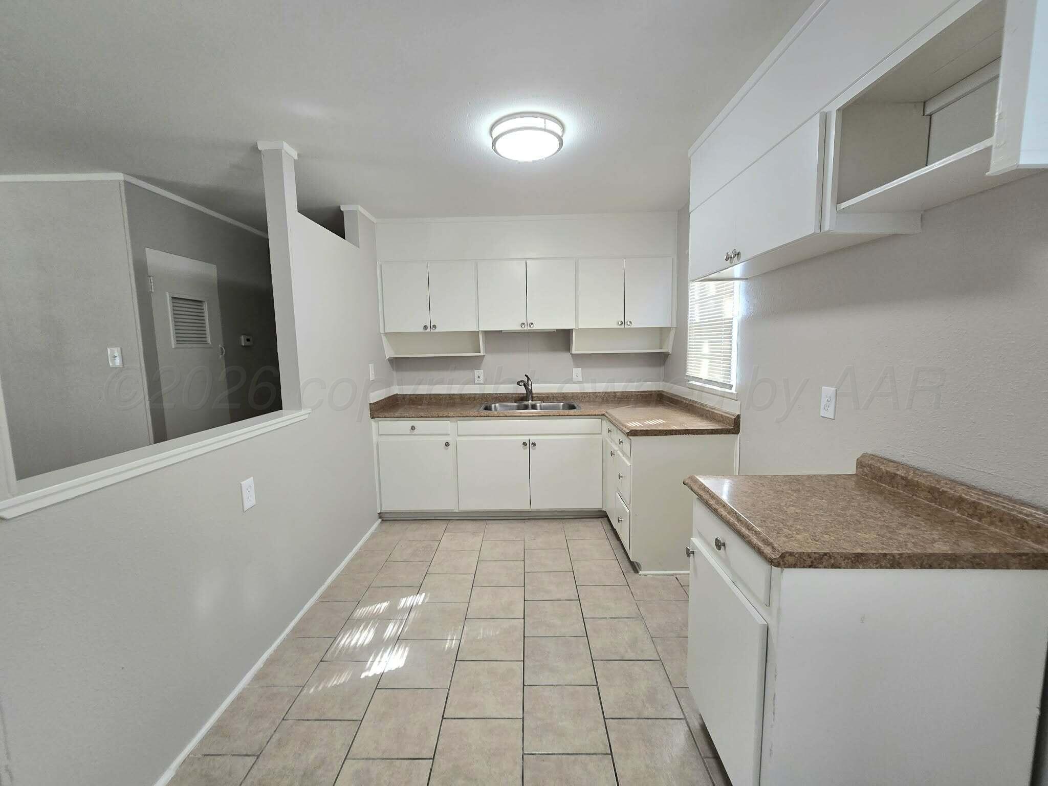 2722 S Woodland Street Property Photo 4