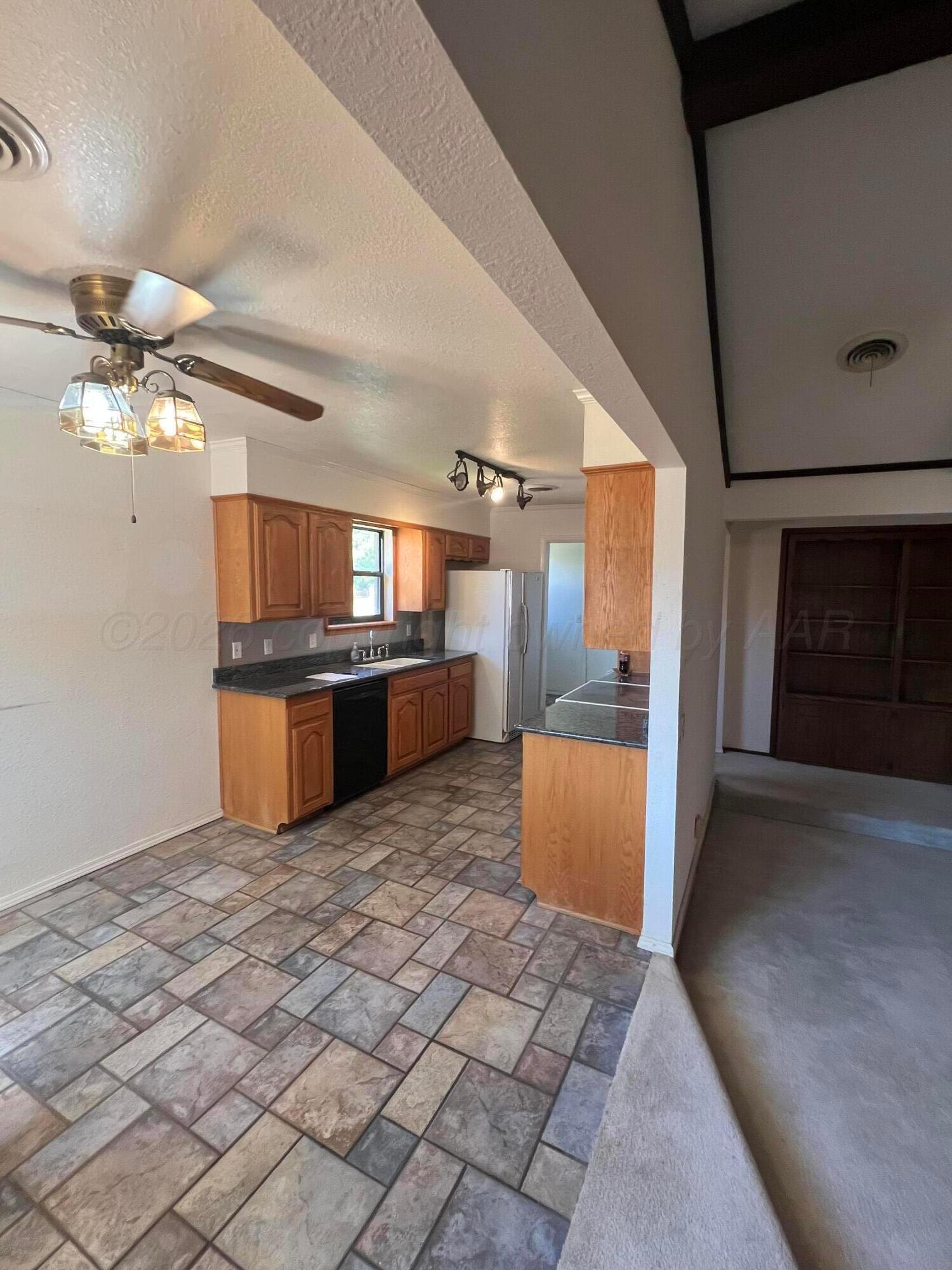 5205 Westway Trail Property Photo 6