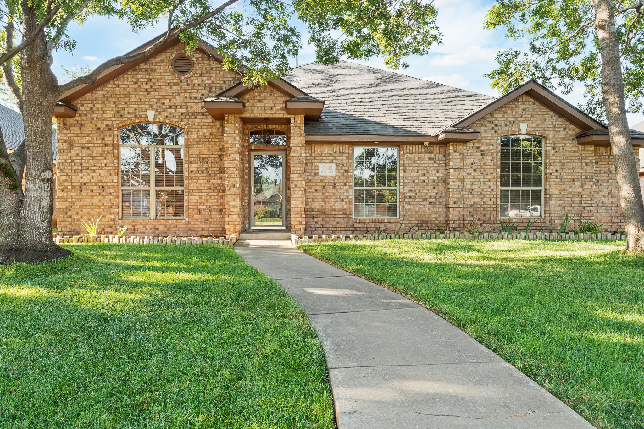 7103 Columbia Lane Property Photo 1