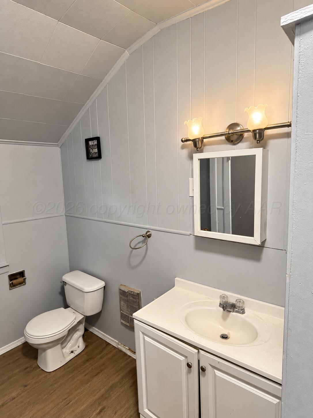 816 N Maple Street Property Photo 2