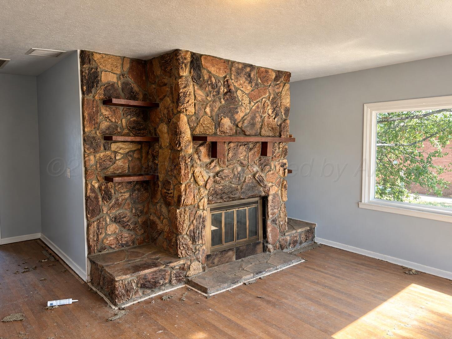 816 N Maple Street Property Photo 5