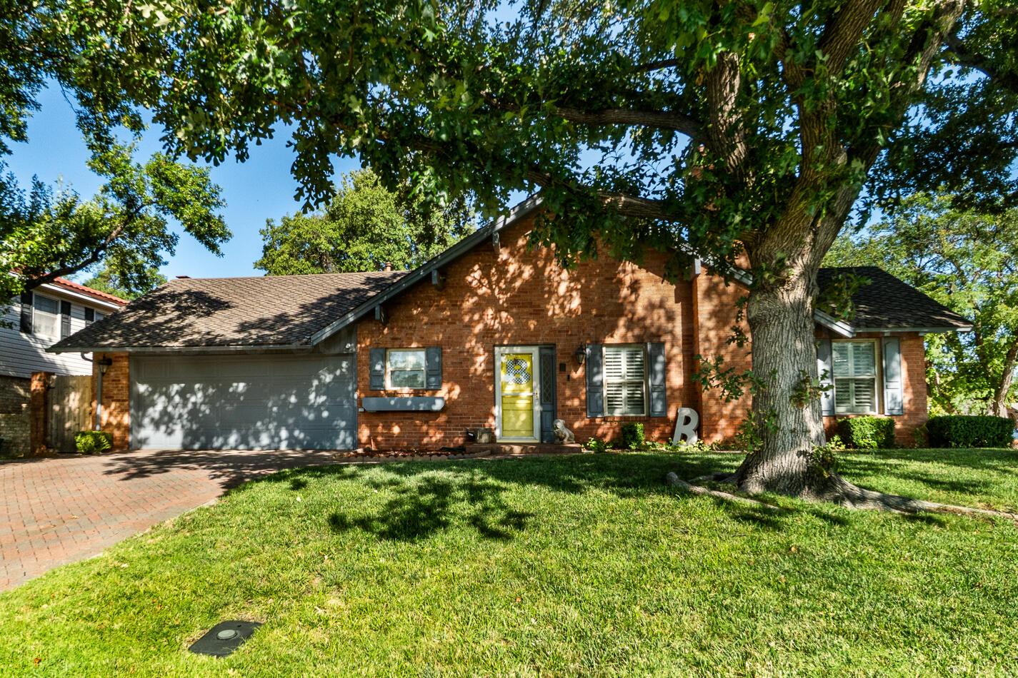 228 Skycrest Street Property Photo 6