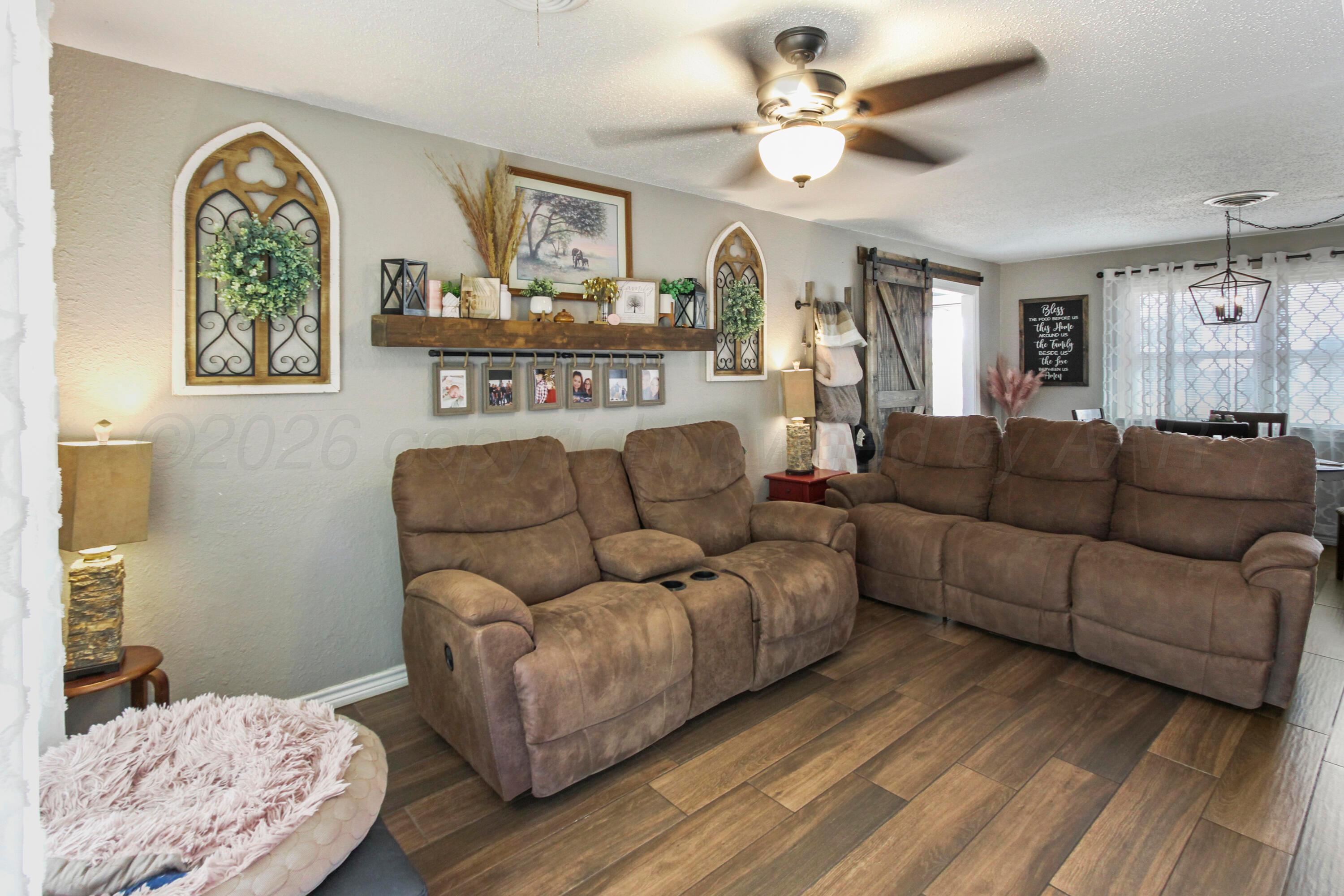 306 S Austin Street Property Photo 1