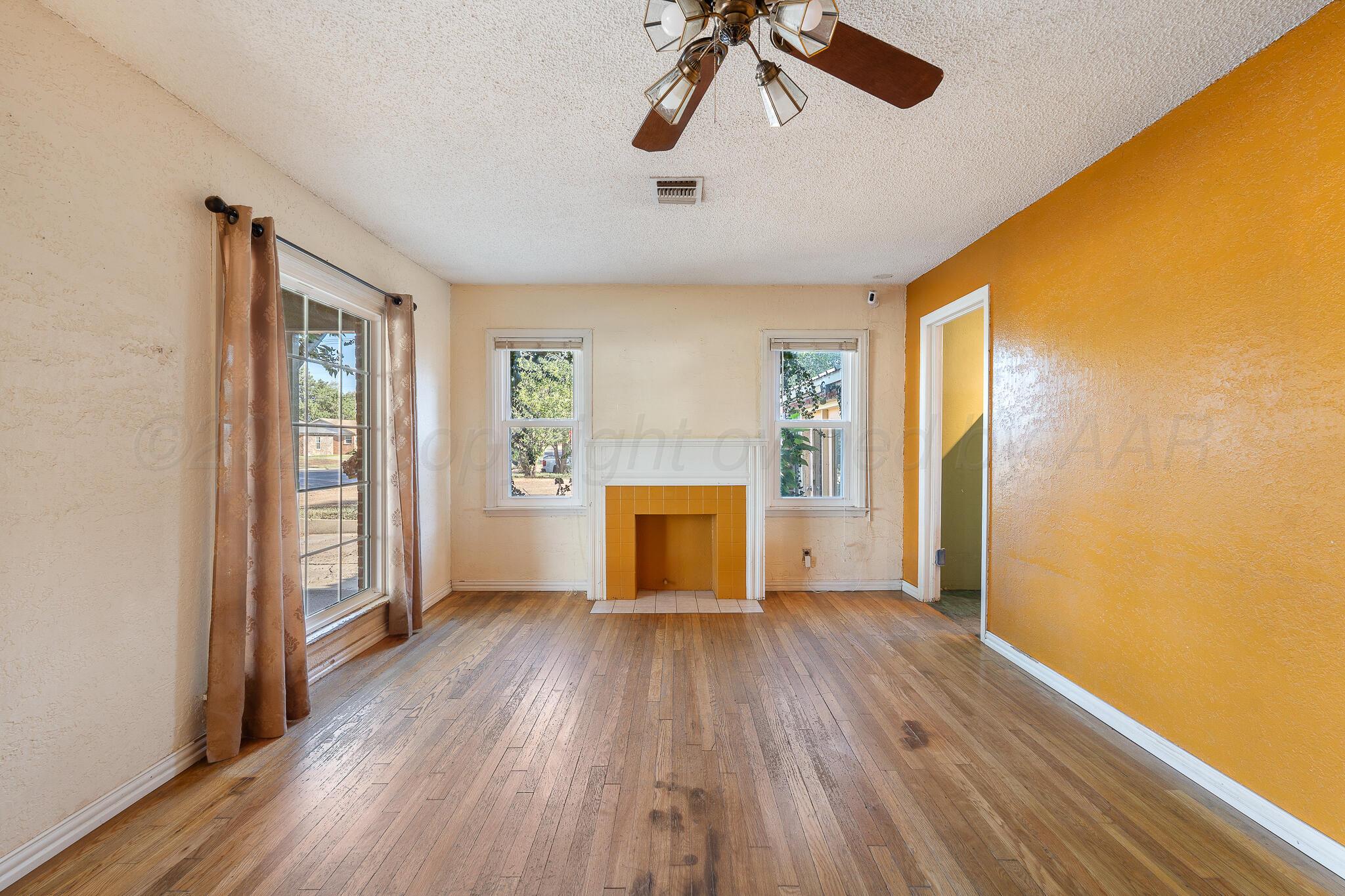1303 S Avondale Street Property Photo 4