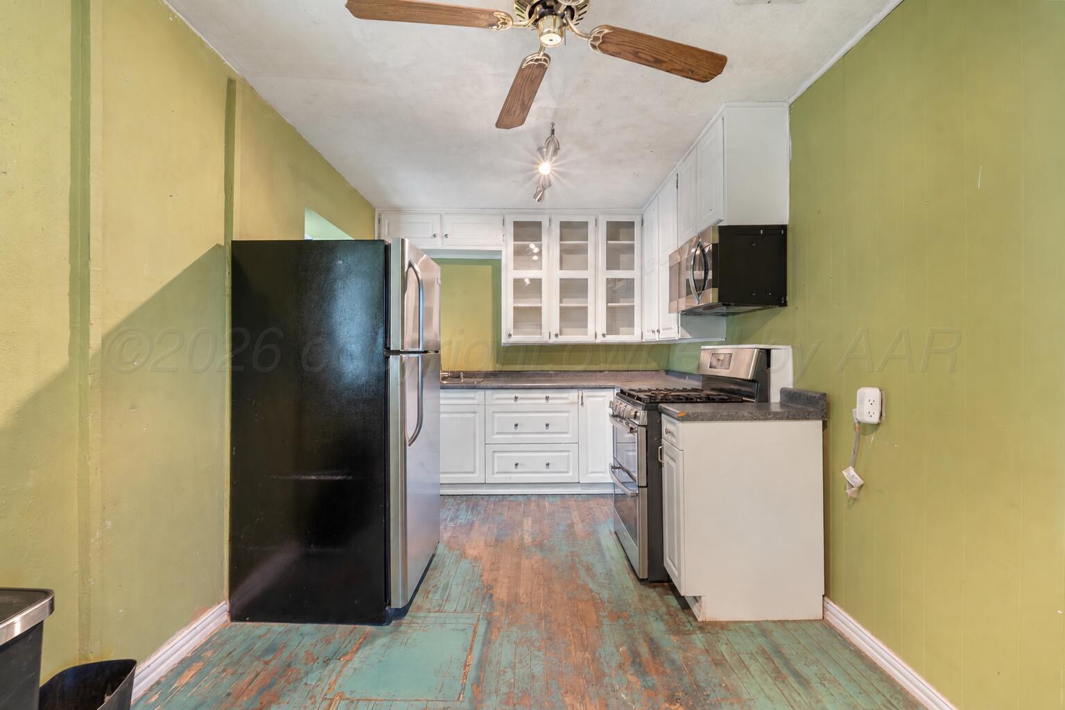 1303 S Avondale Street Property Photo 7