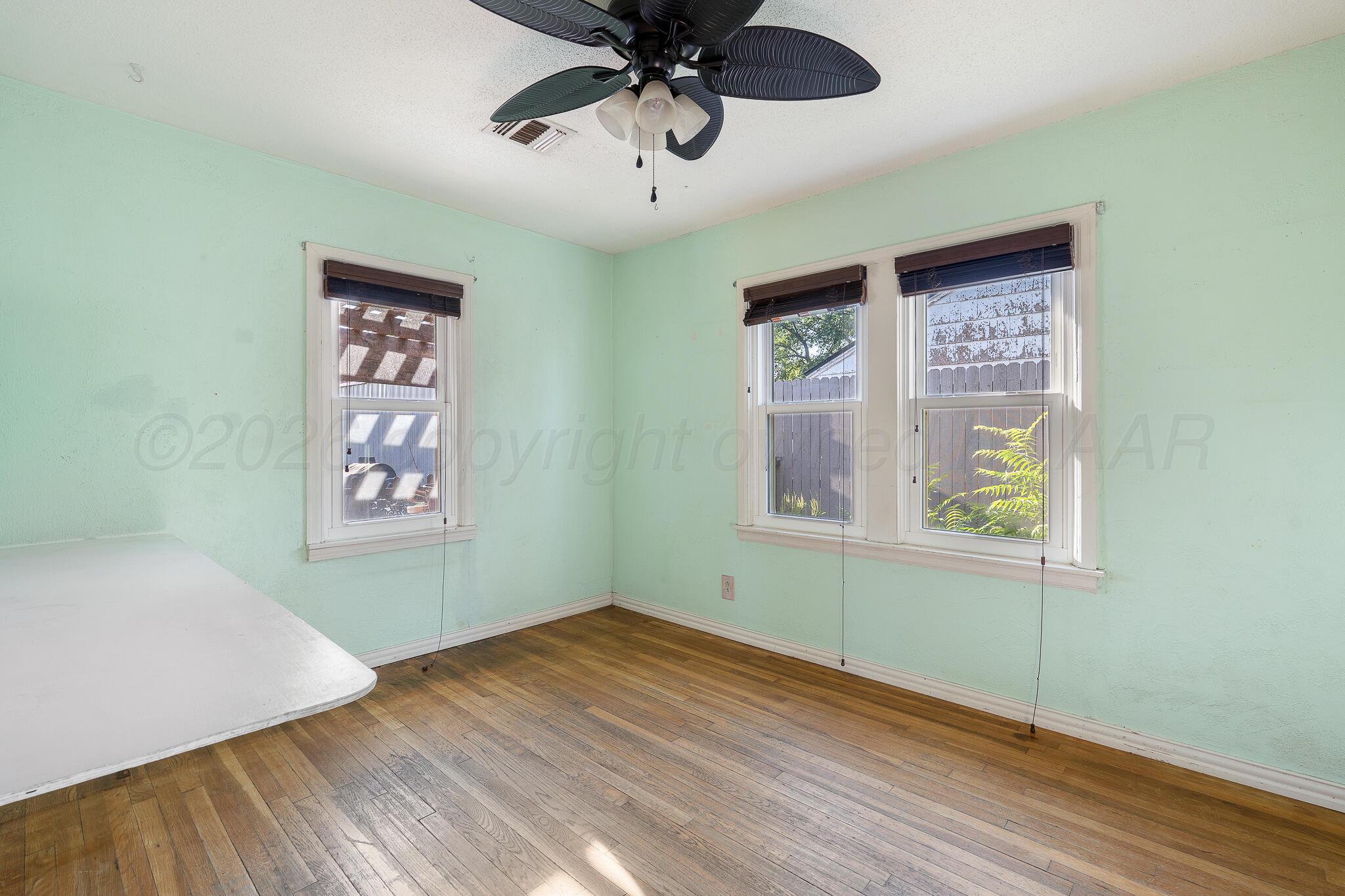 1303 S Avondale Street Property Photo 10