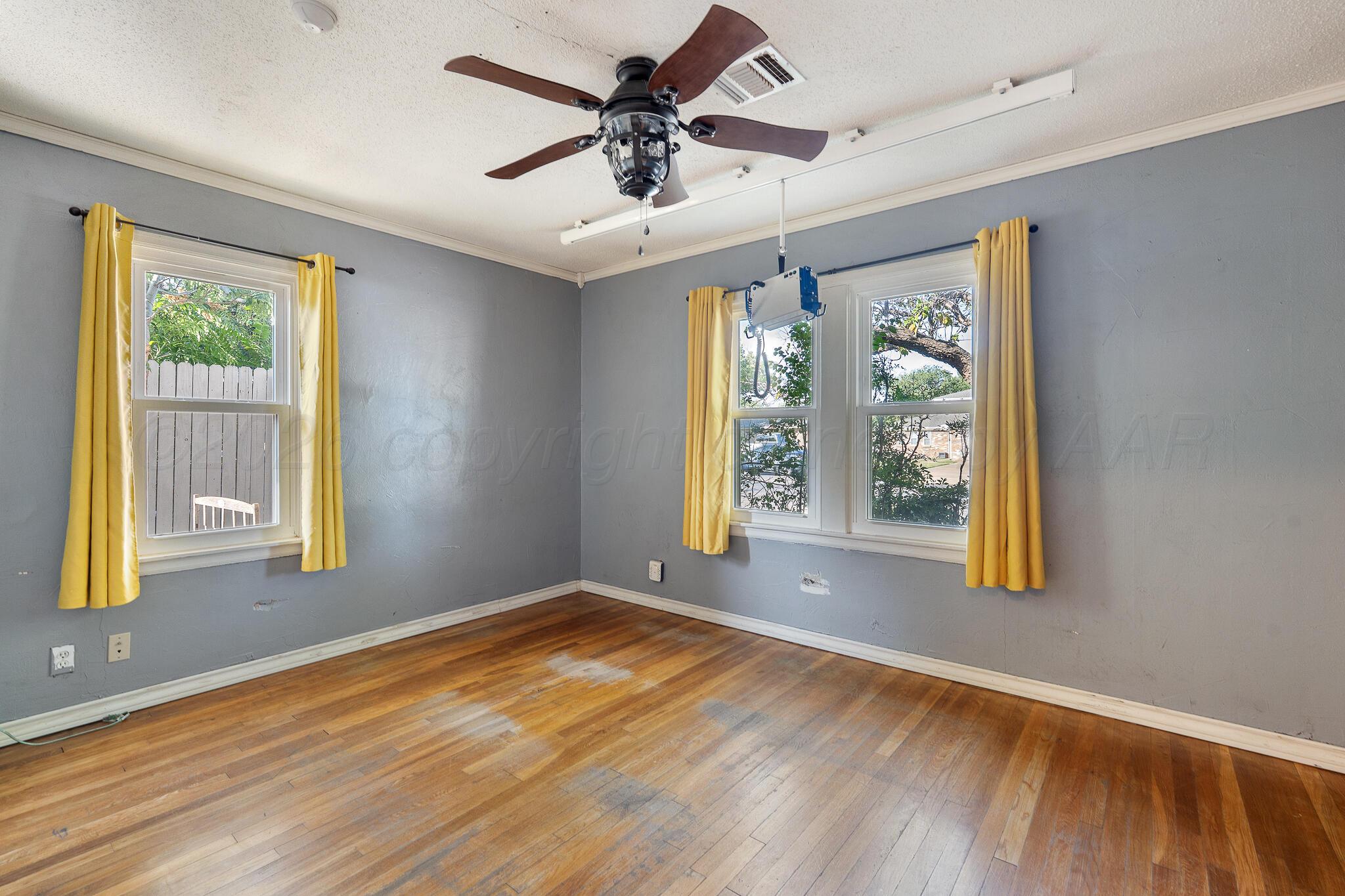 1303 S Avondale Street Property Photo 12