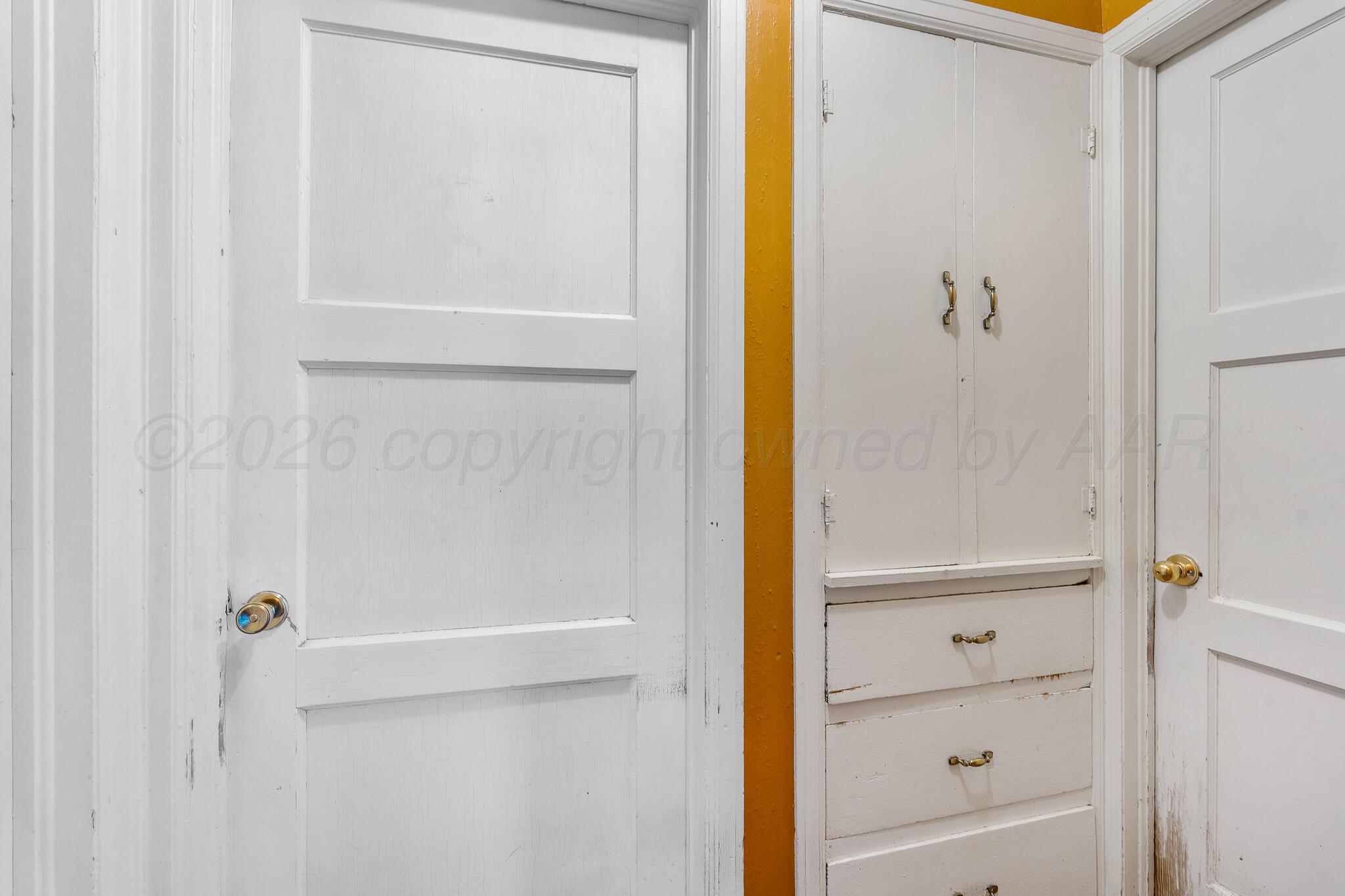 1303 S Avondale Street Property Photo 13