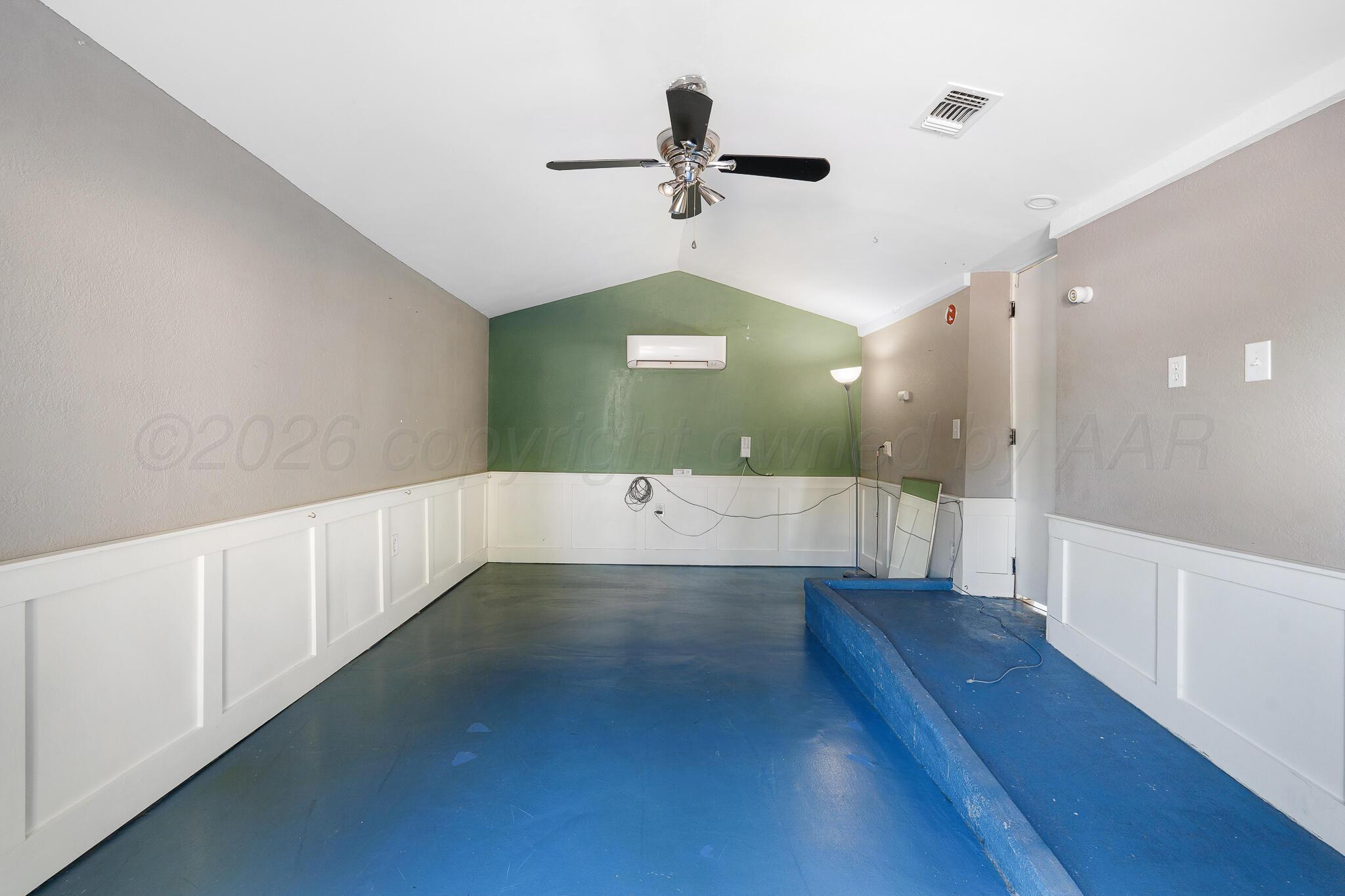 1303 S Avondale Street Property Photo 15