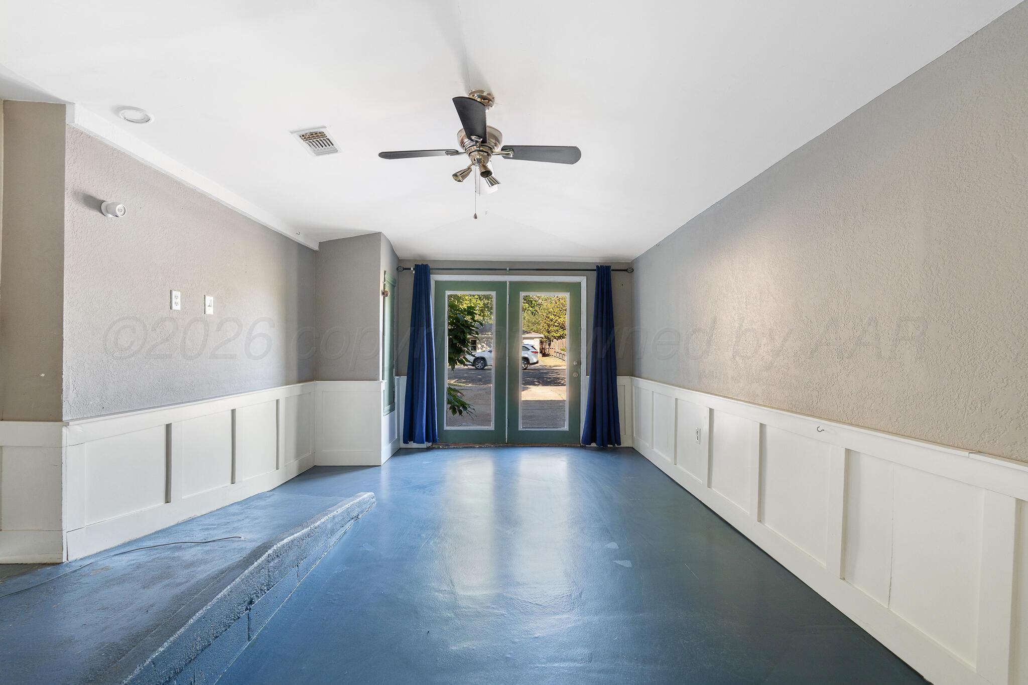 1303 S Avondale Street Property Photo 16