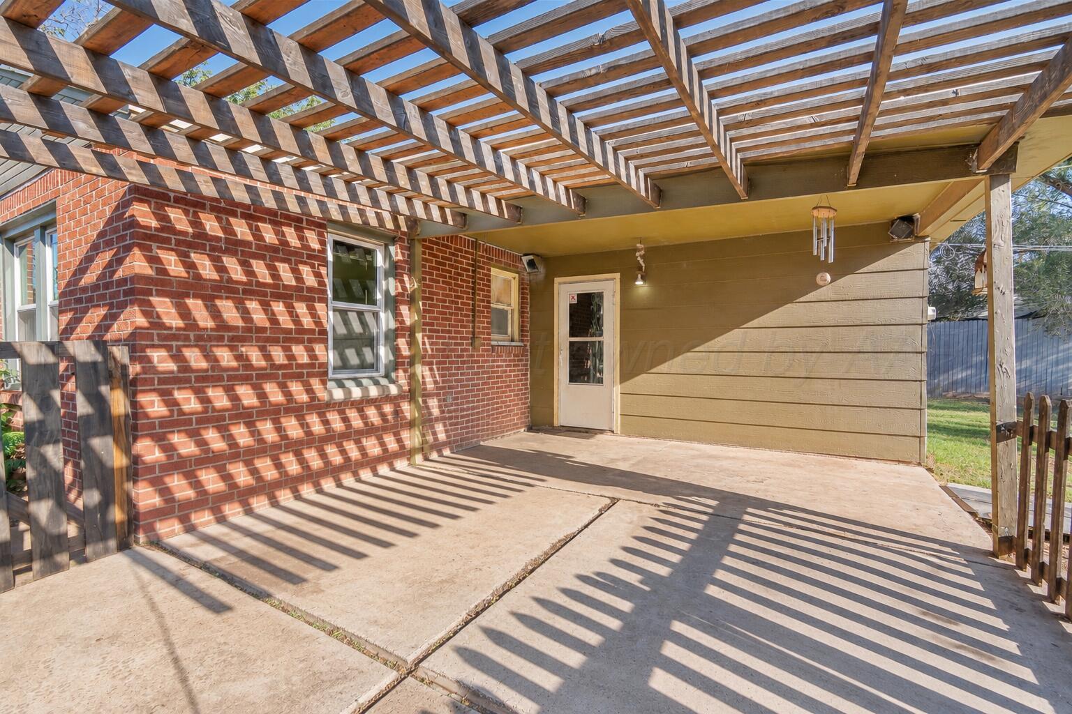 1303 S Avondale Street Property Photo 19