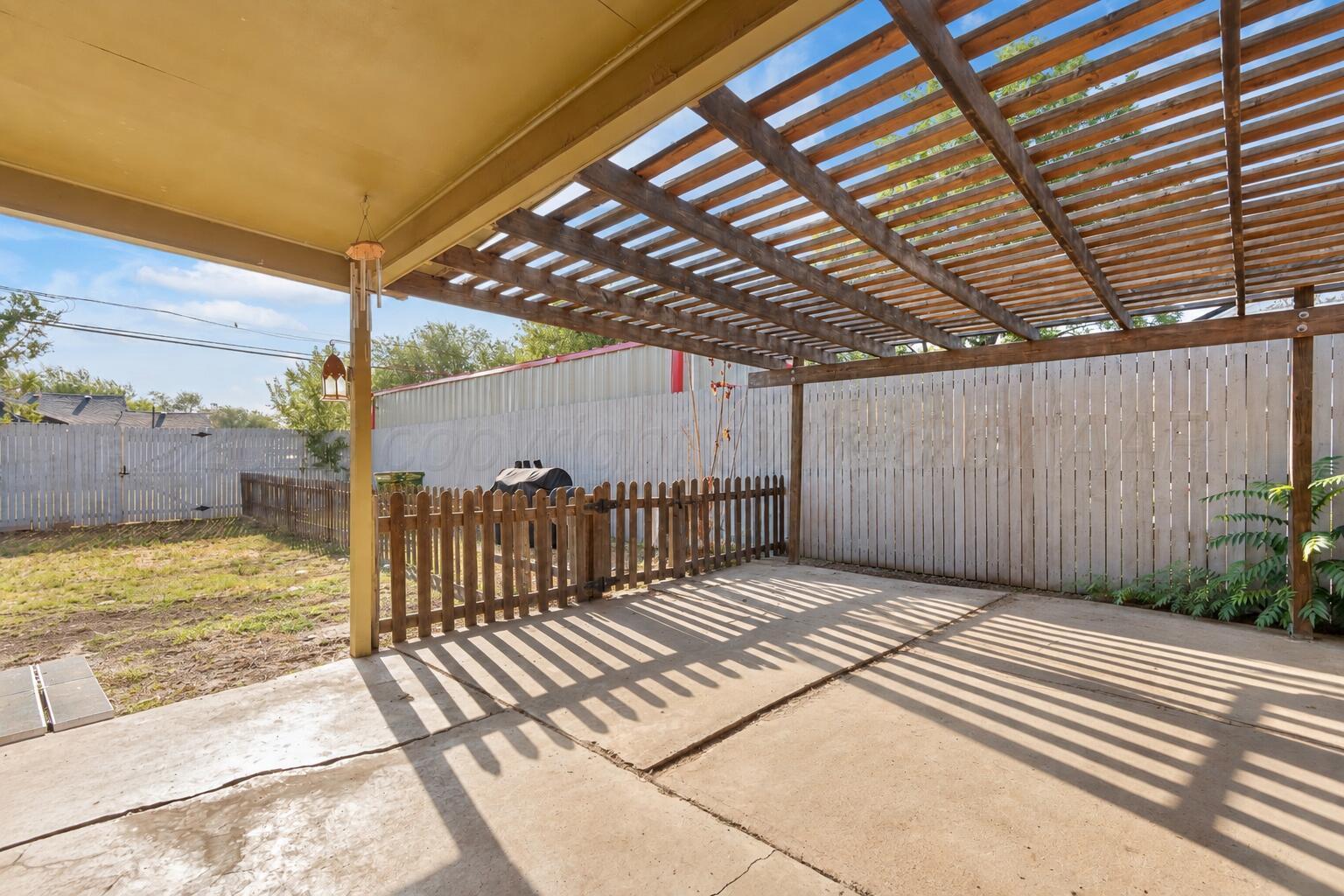 1303 S Avondale Street Property Photo 20