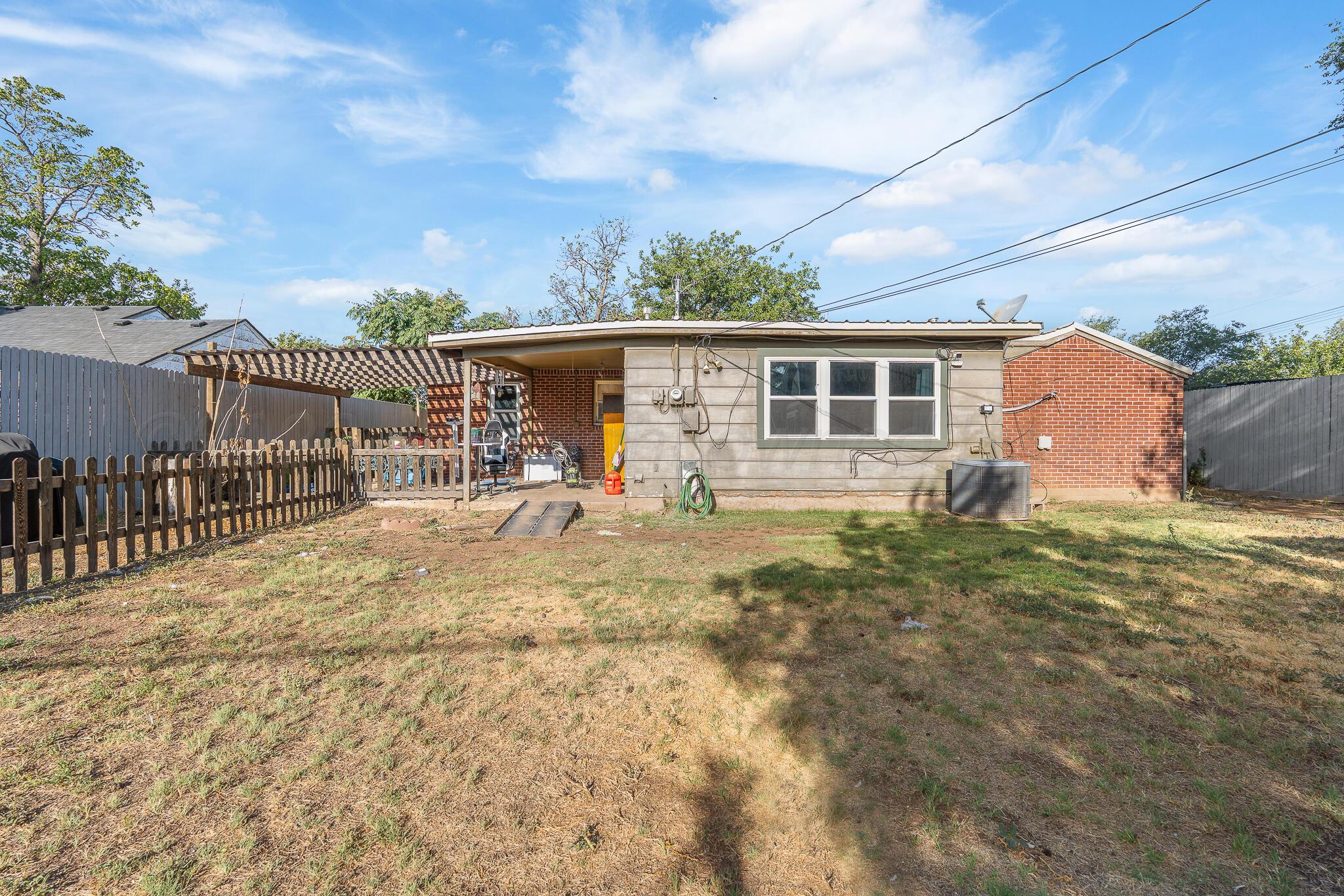 1303 S Avondale Street Property Photo 22