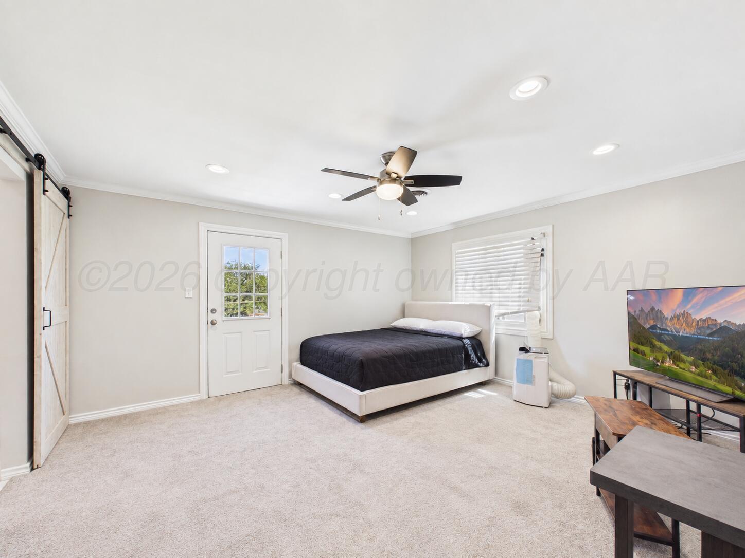 2706 N Duncan Street Property Photo 11