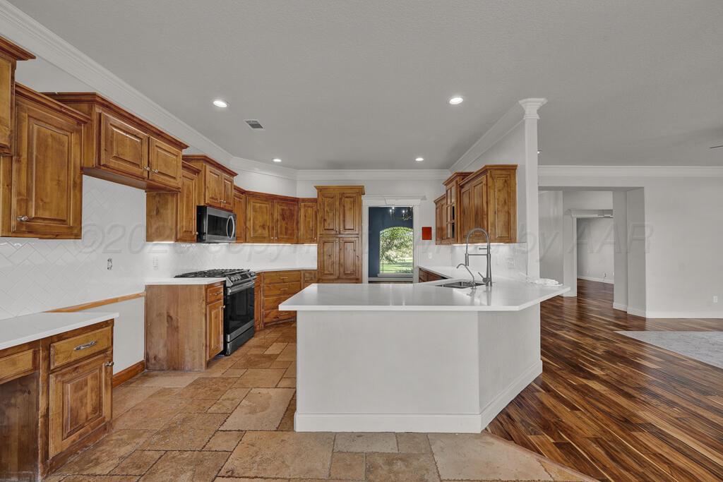 8401 Shady Lake Drive Property Photo 11