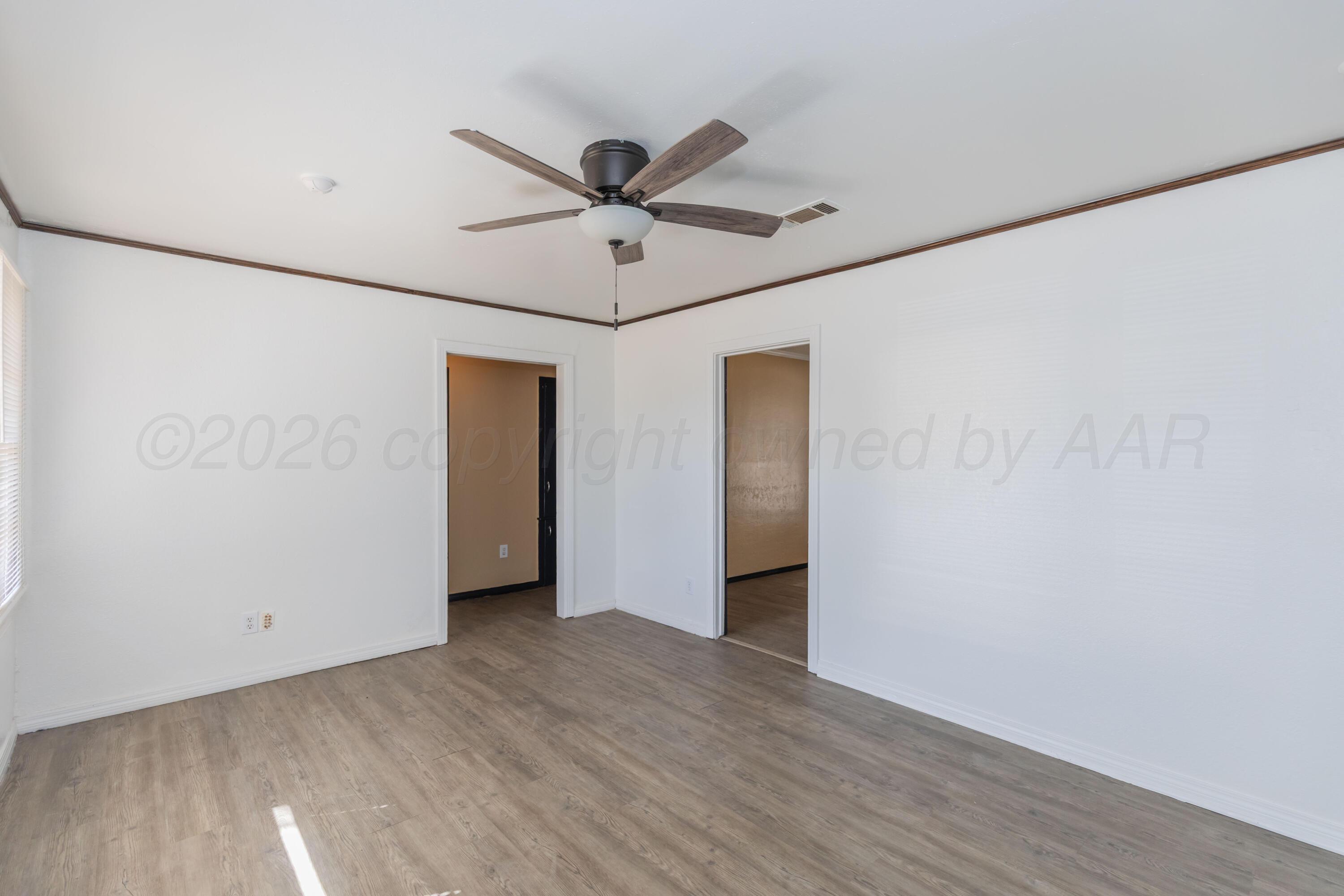 4008 Crockett Street Property Photo 8