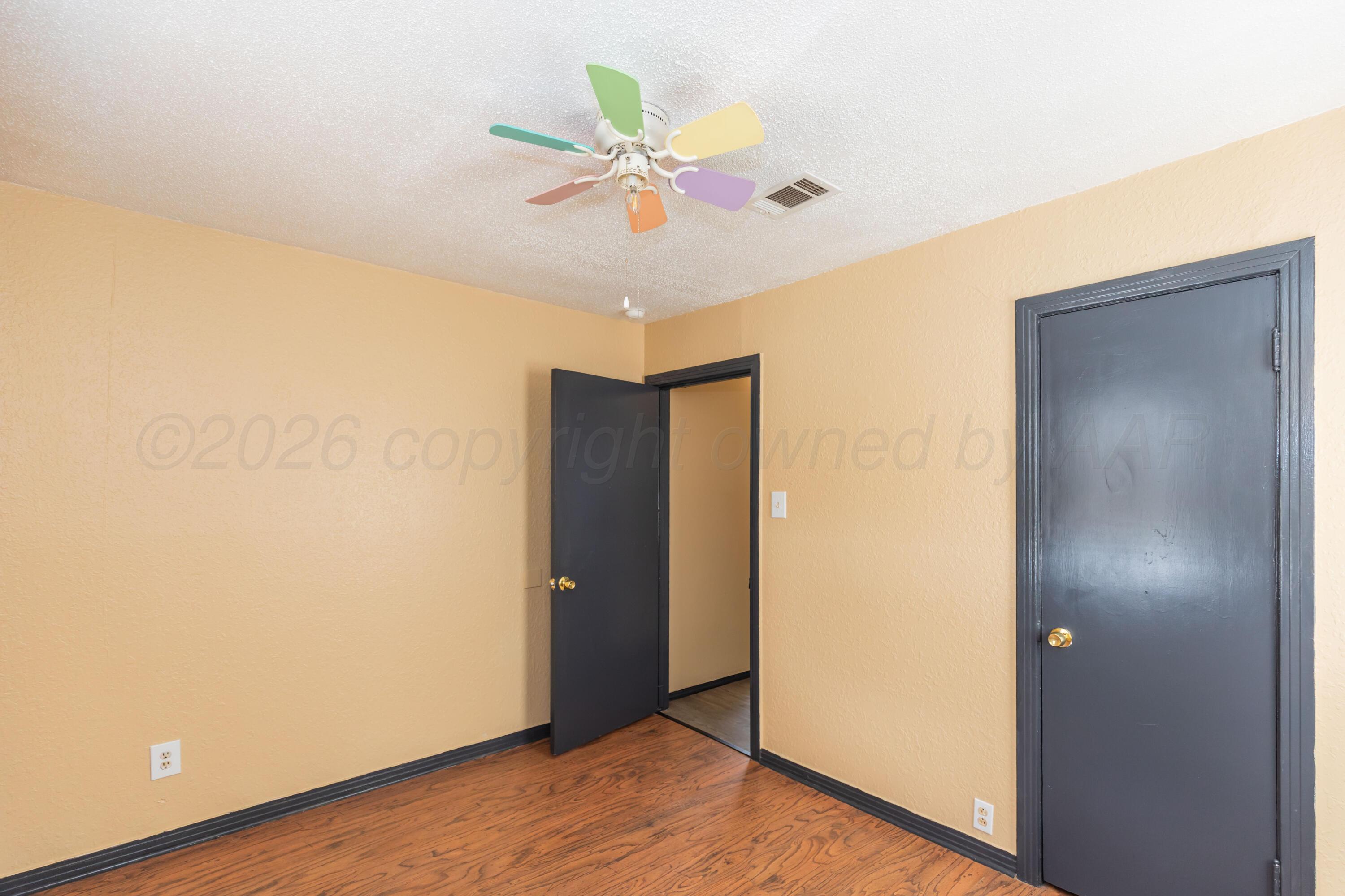 4008 Crockett Street Property Photo 20