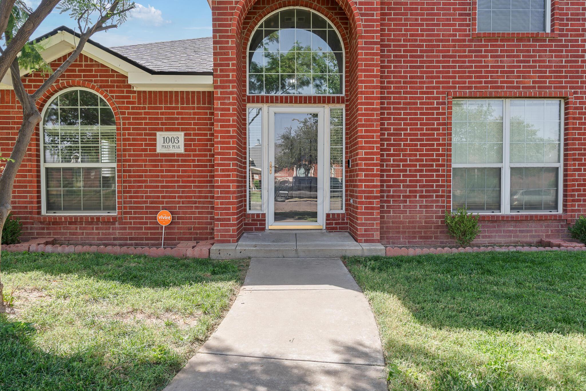 1003 Pikes Peak Drive Property Photo 3