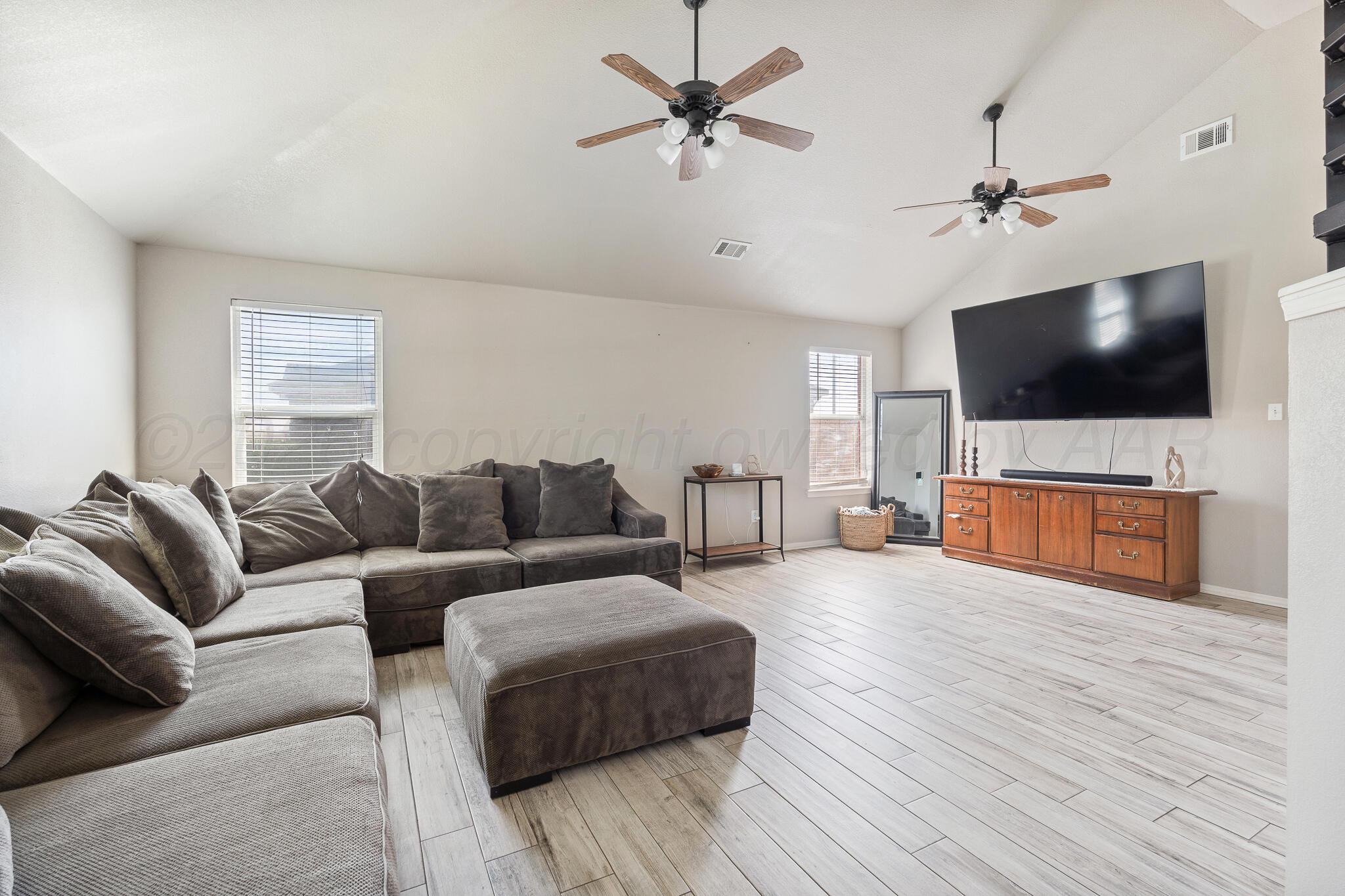 1003 Pikes Peak Drive Property Photo 5