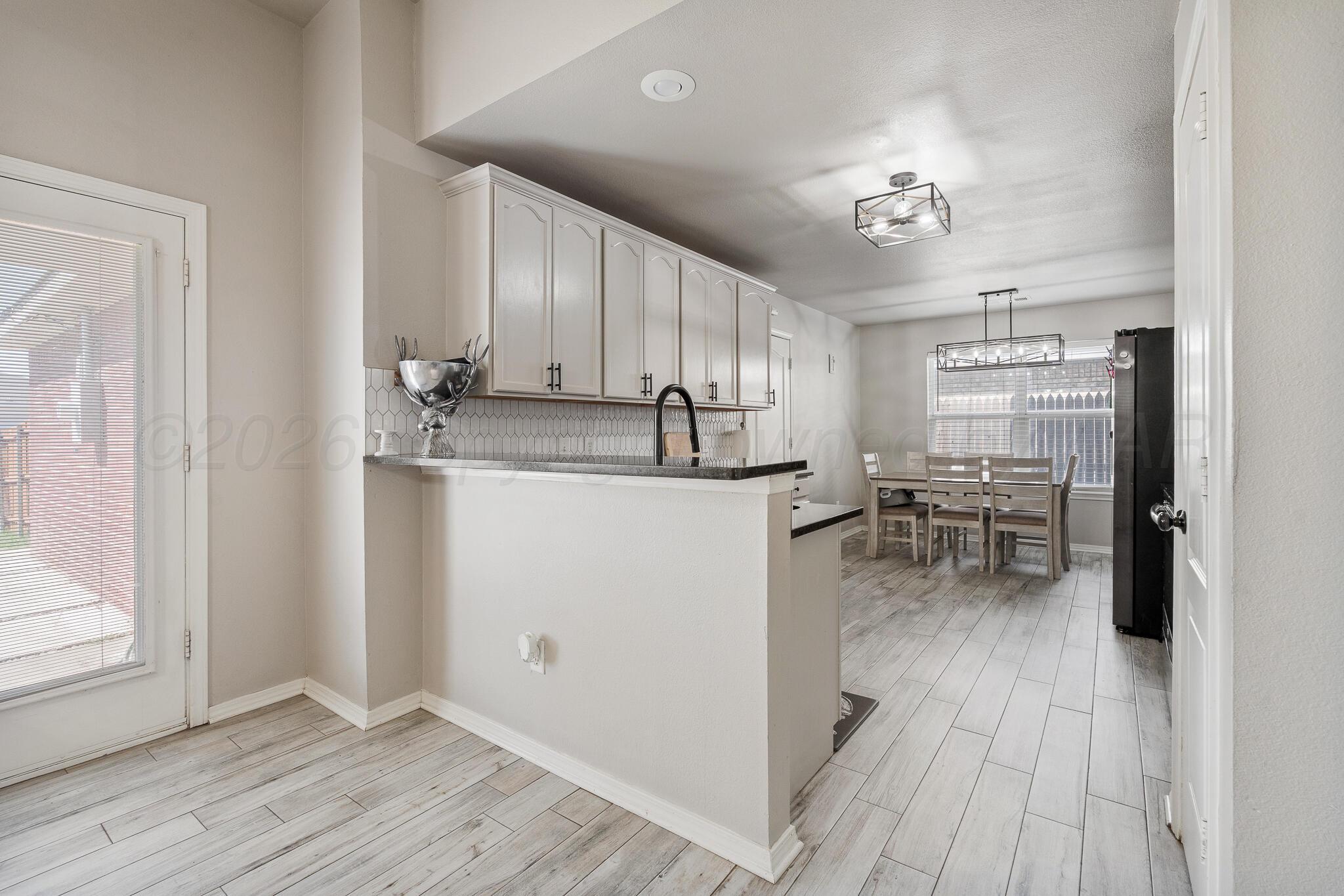 1003 Pikes Peak Drive Property Photo 6