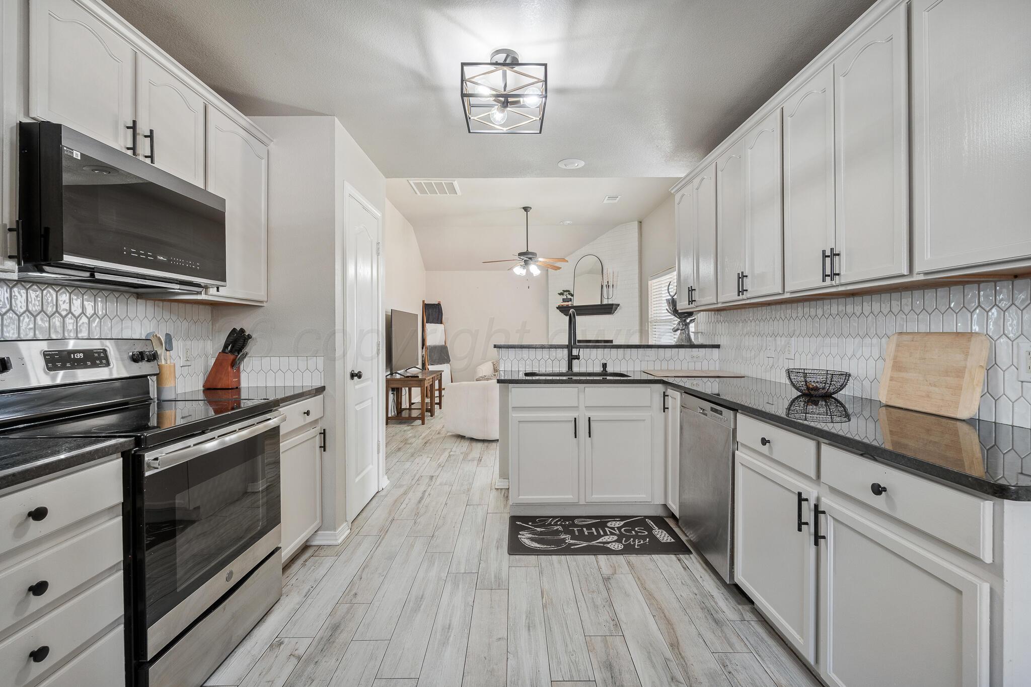 1003 Pikes Peak Drive Property Photo 7