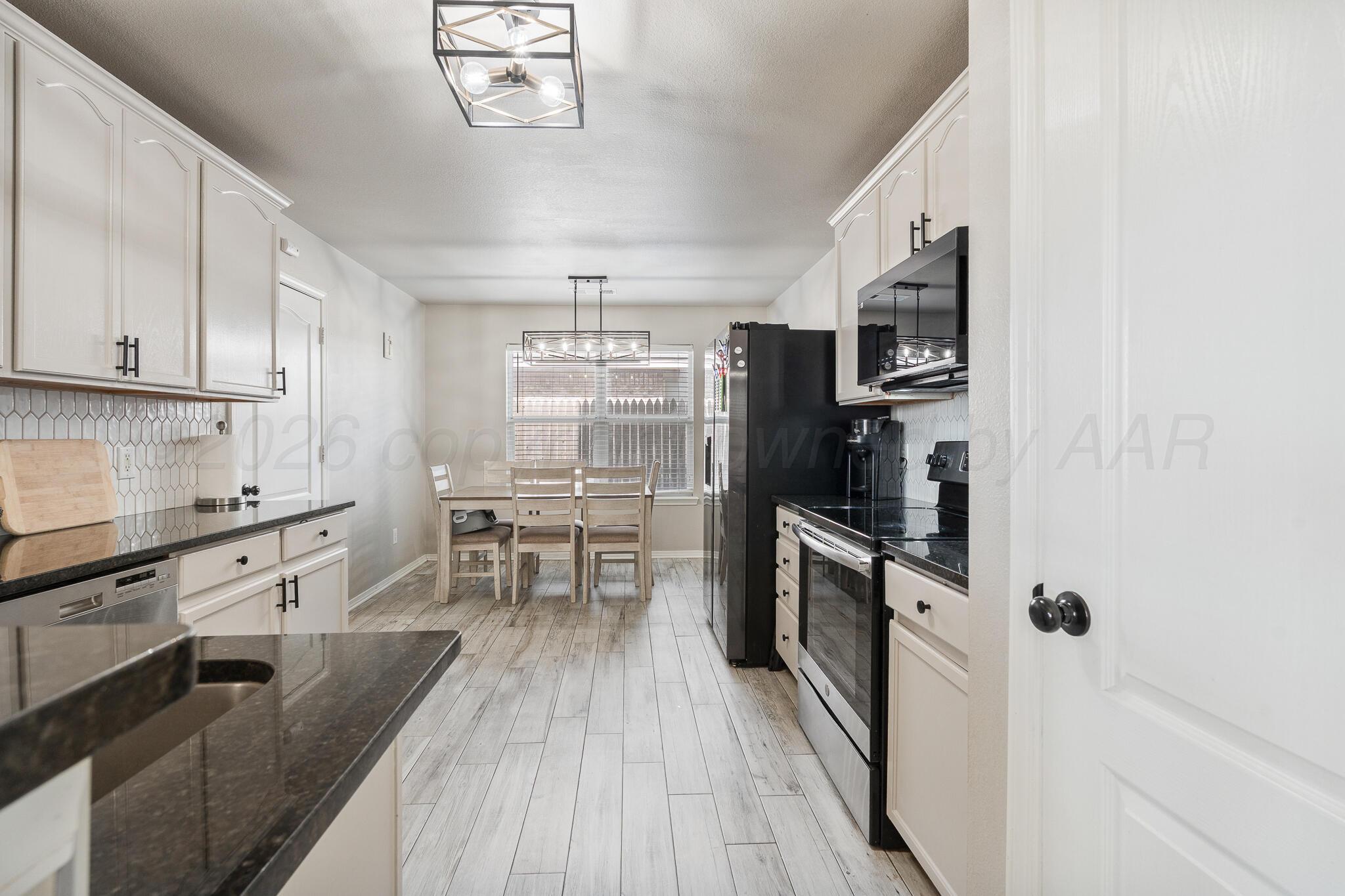 1003 Pikes Peak Drive Property Photo 8