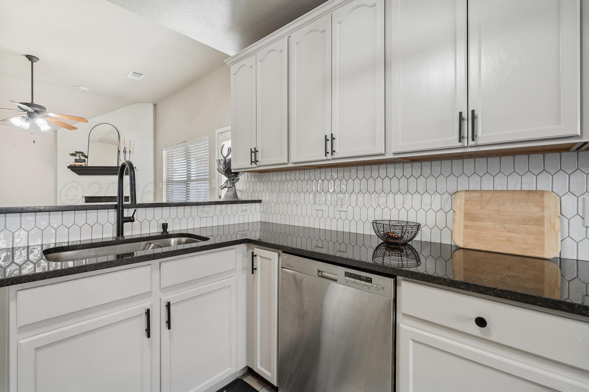 1003 Pikes Peak Drive Property Photo 9