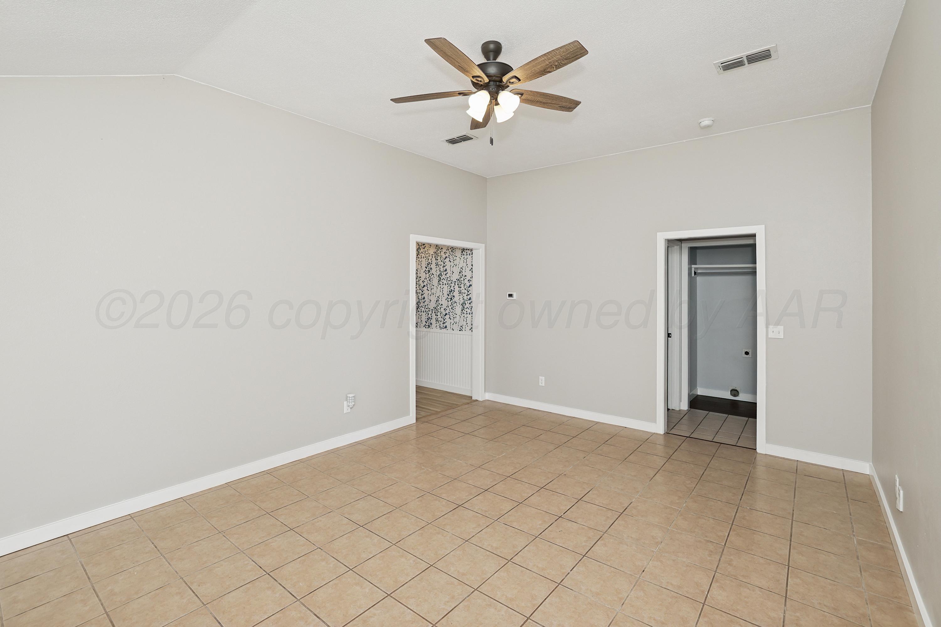 2203 Troveta Drive Property Photo 6