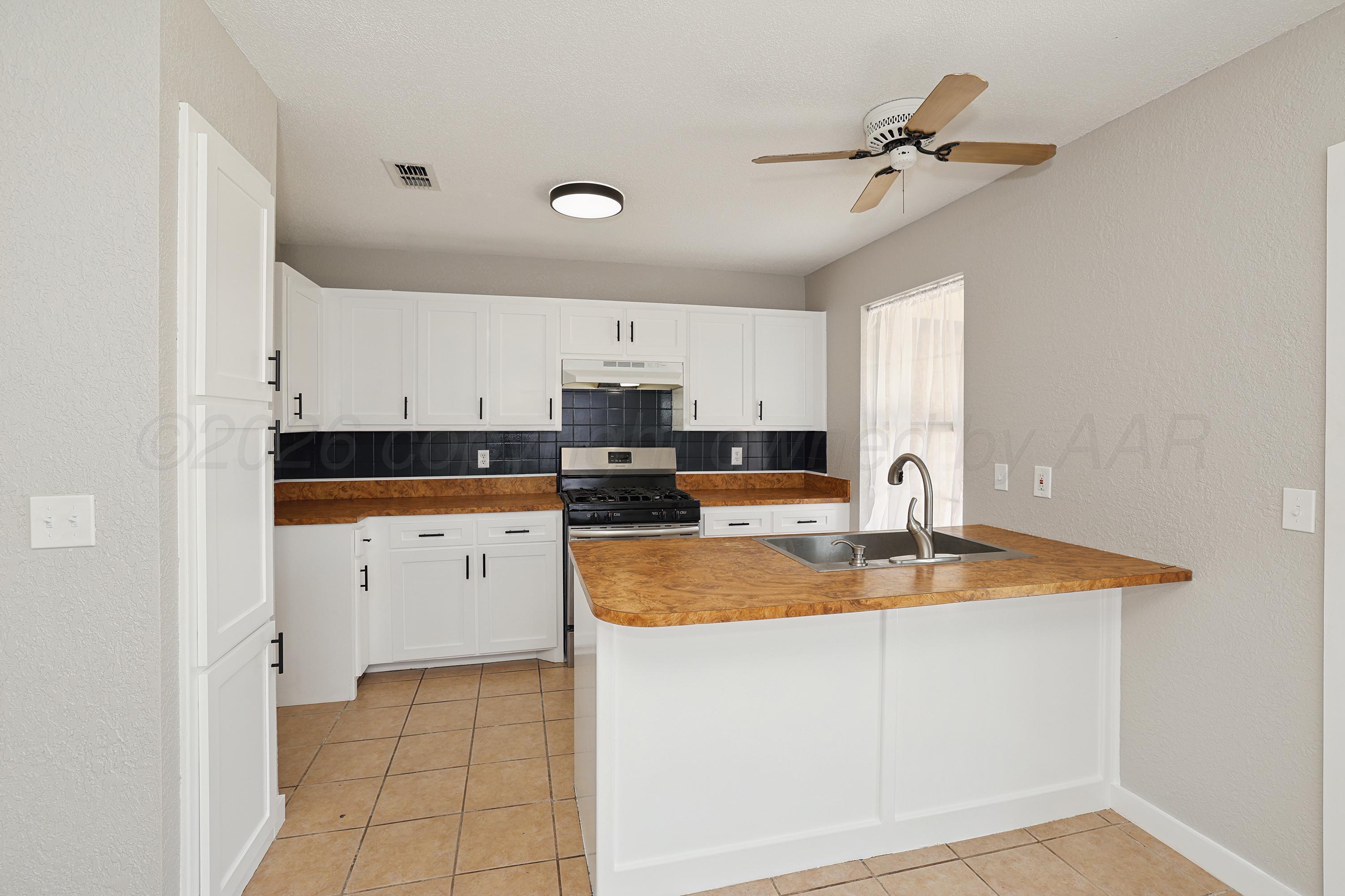 2203 Troveta Drive Property Photo 9