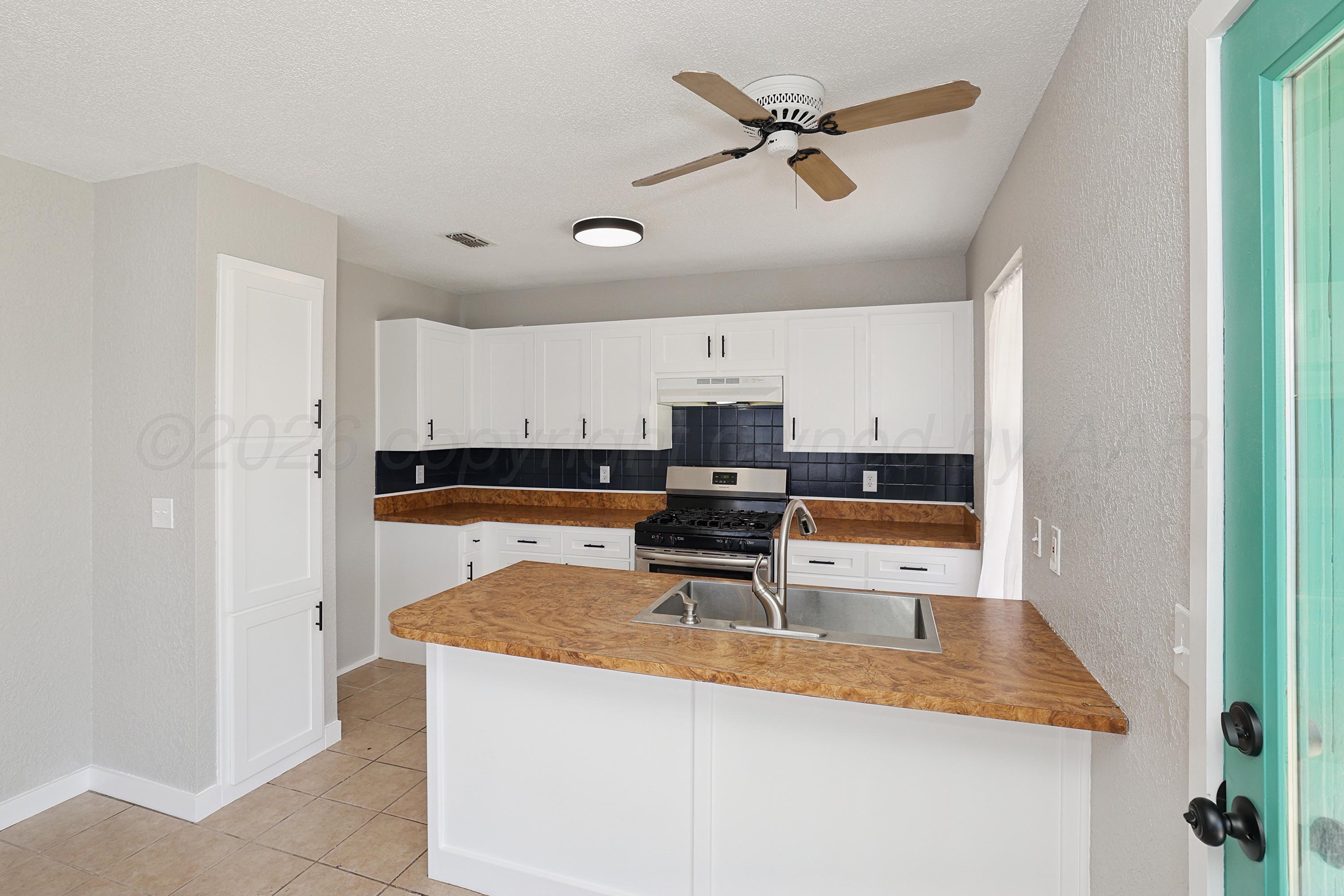 2203 Troveta Drive Property Photo 10