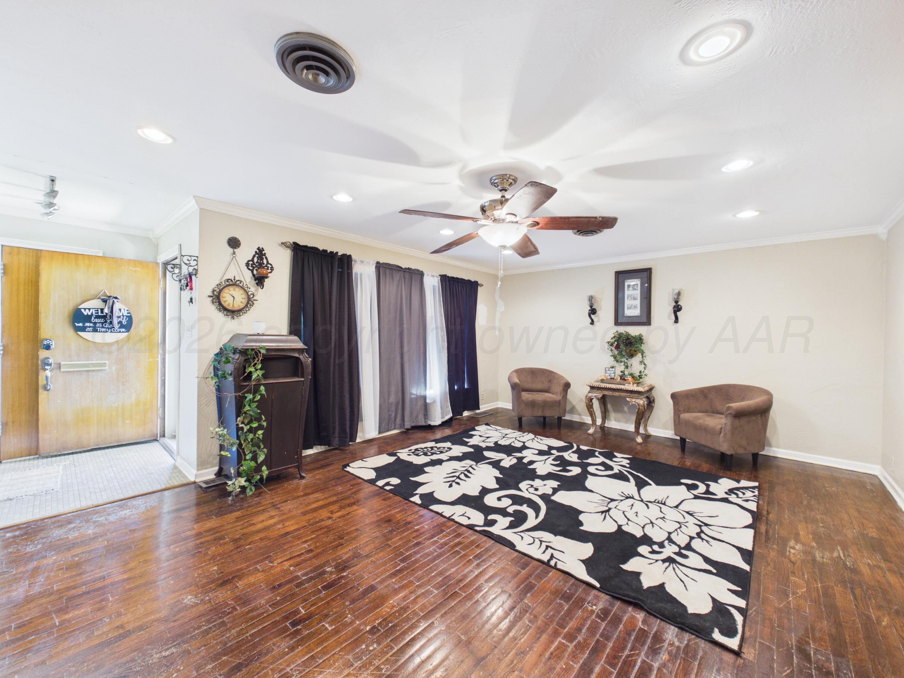 1704 N Christine Street Property Photo 4