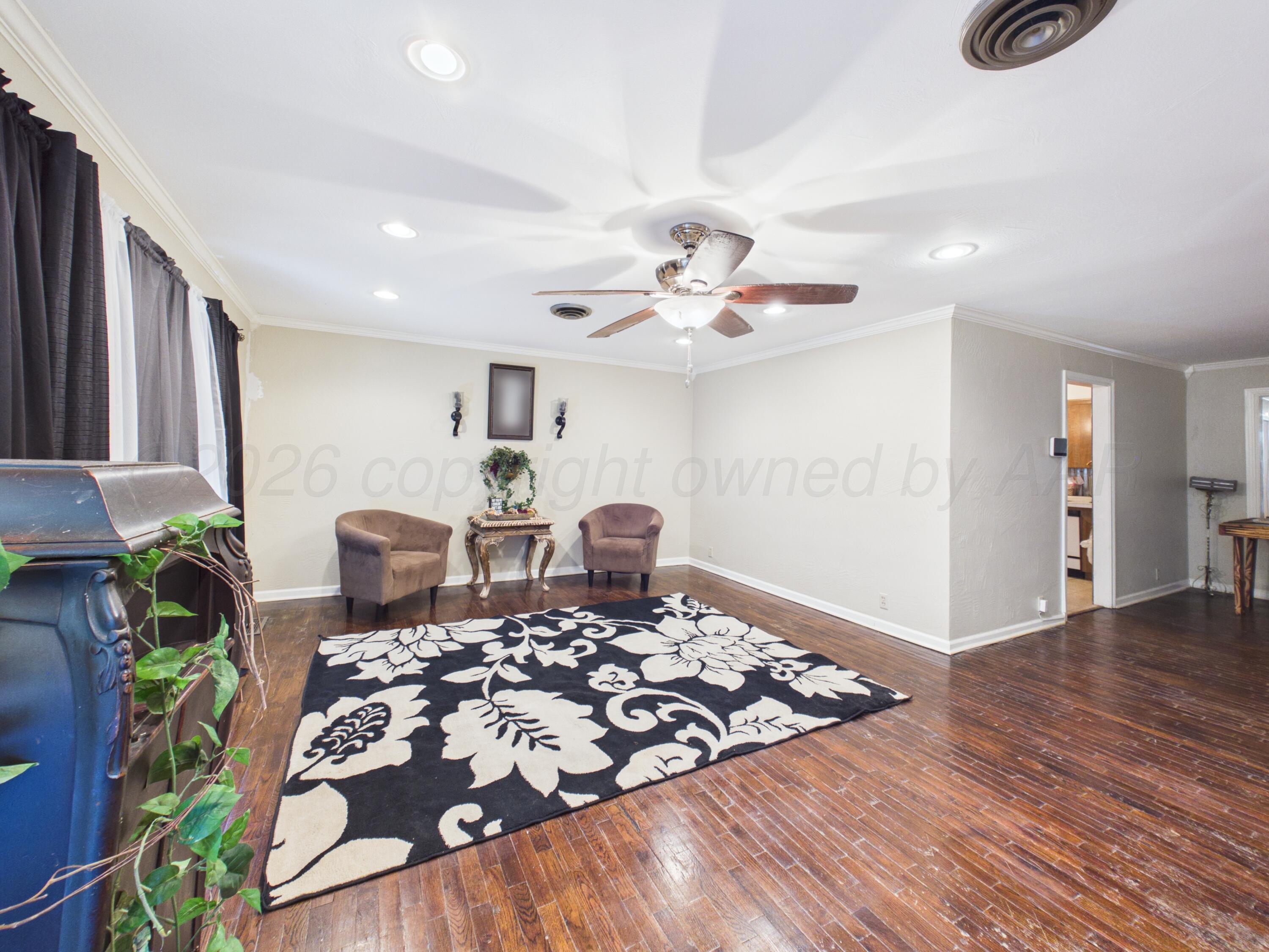 1704 N Christine Street Property Photo 5