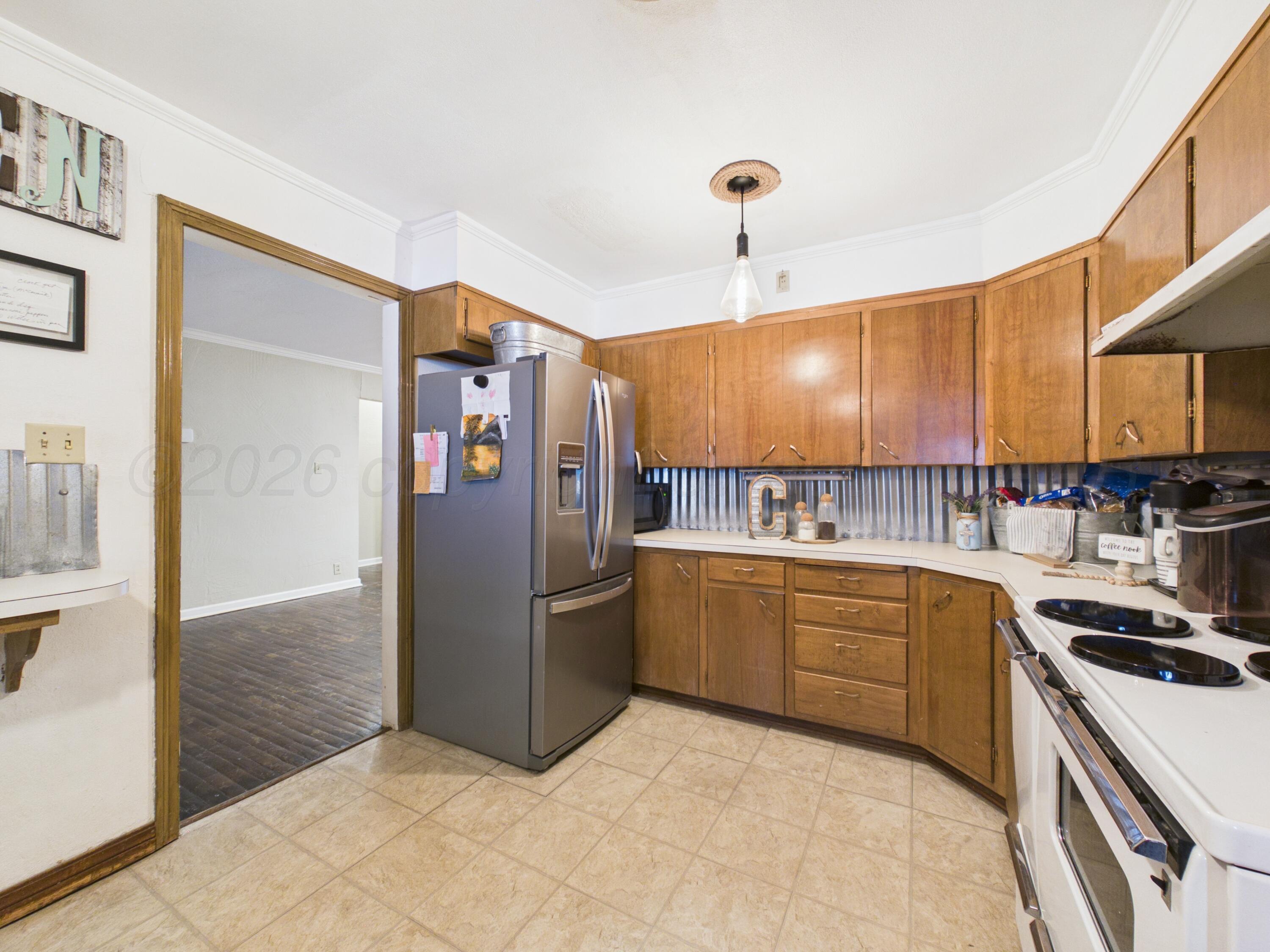 1704 N Christine Street Property Photo 6