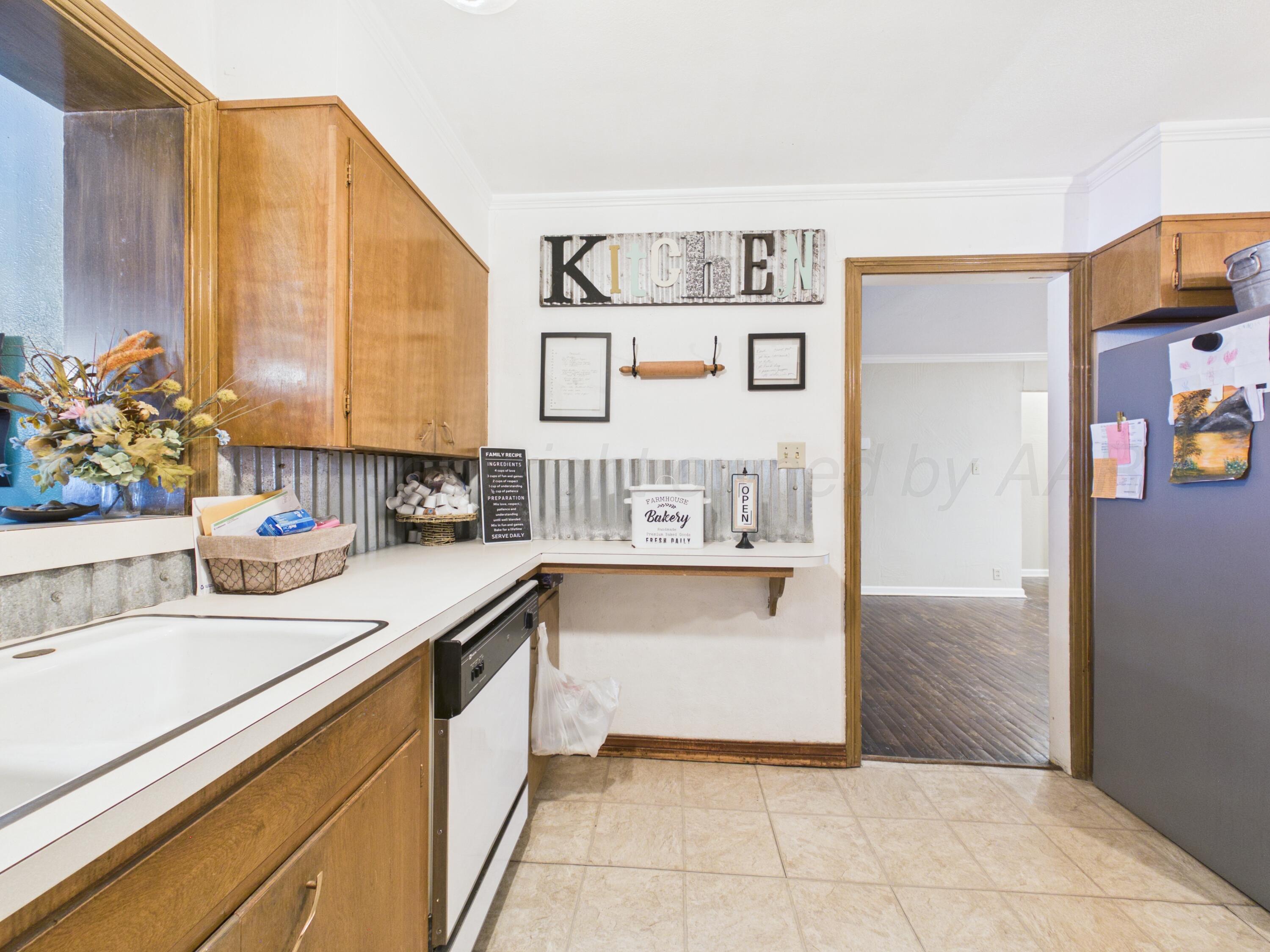 1704 N Christine Street Property Photo 7