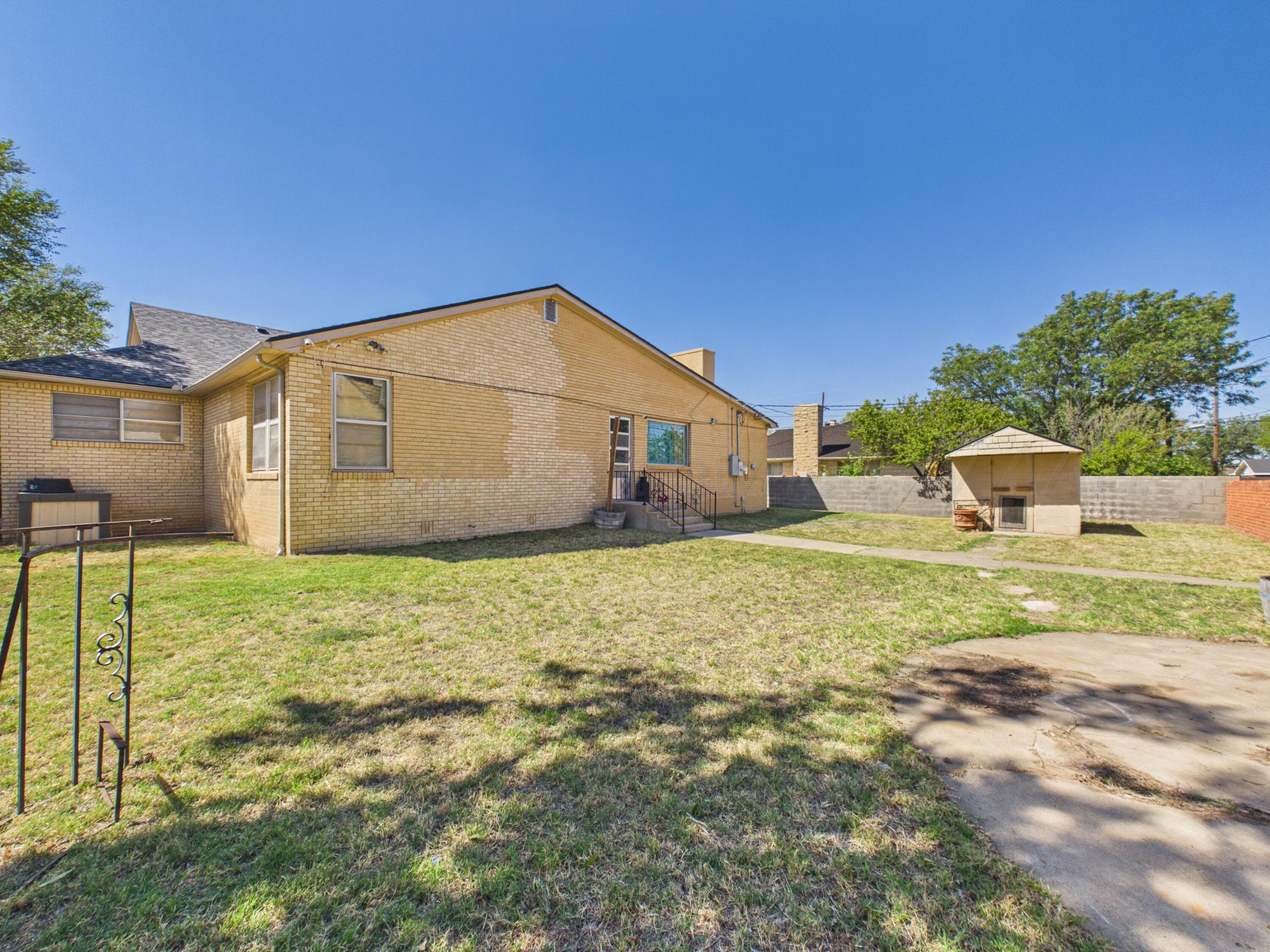 1704 N Christine Street Property Photo 37