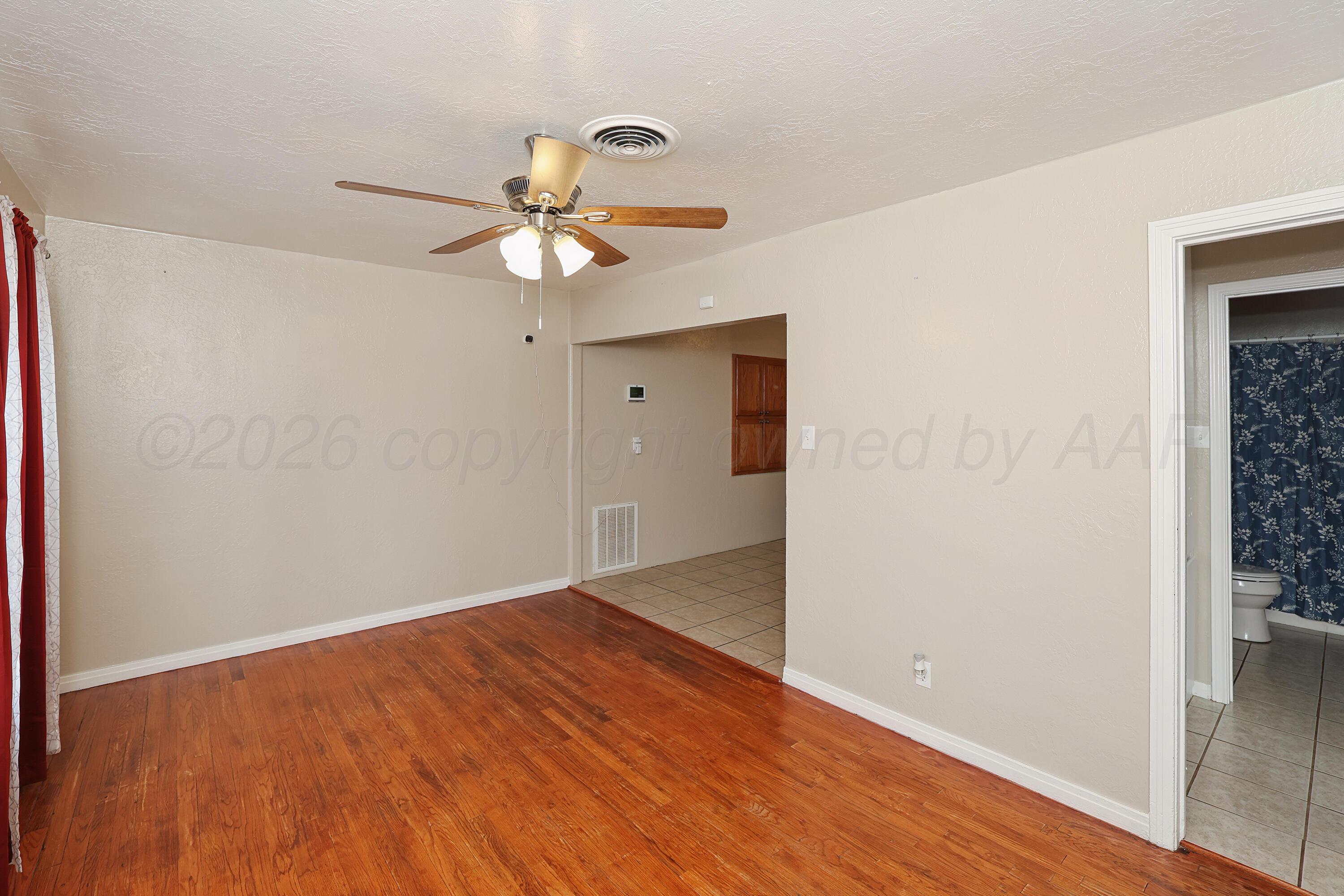 2701 20th Avenue Property Photo 2