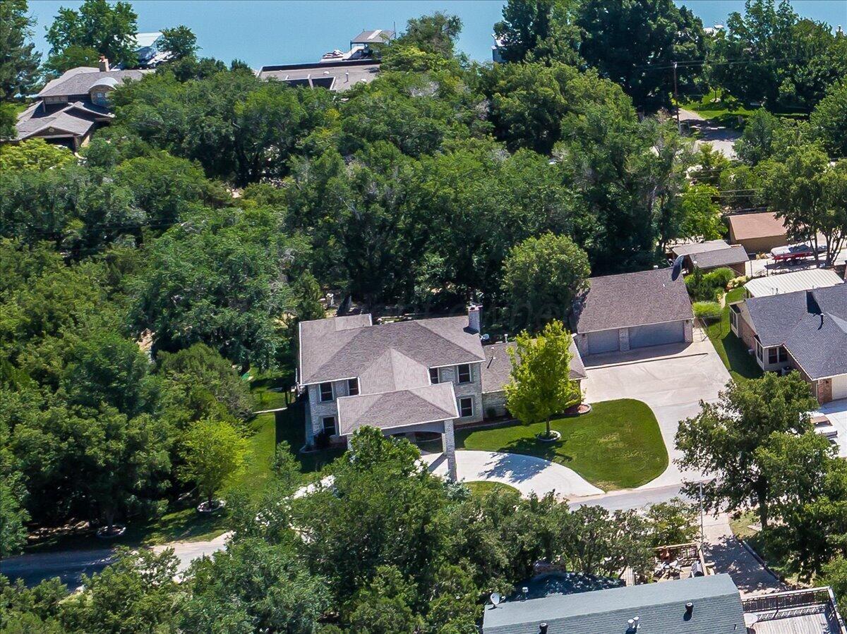 519 S Shore Drive Property Photo 3