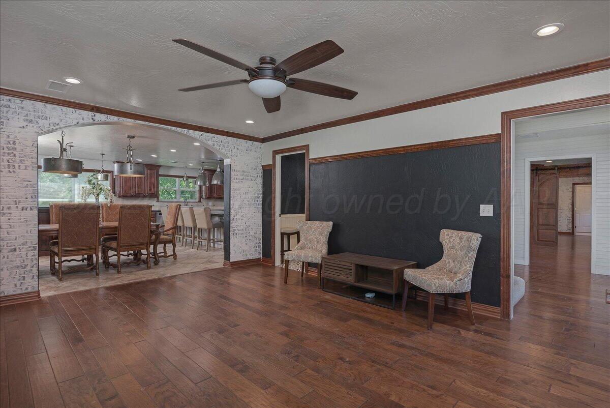 519 S Shore Drive Property Photo 10