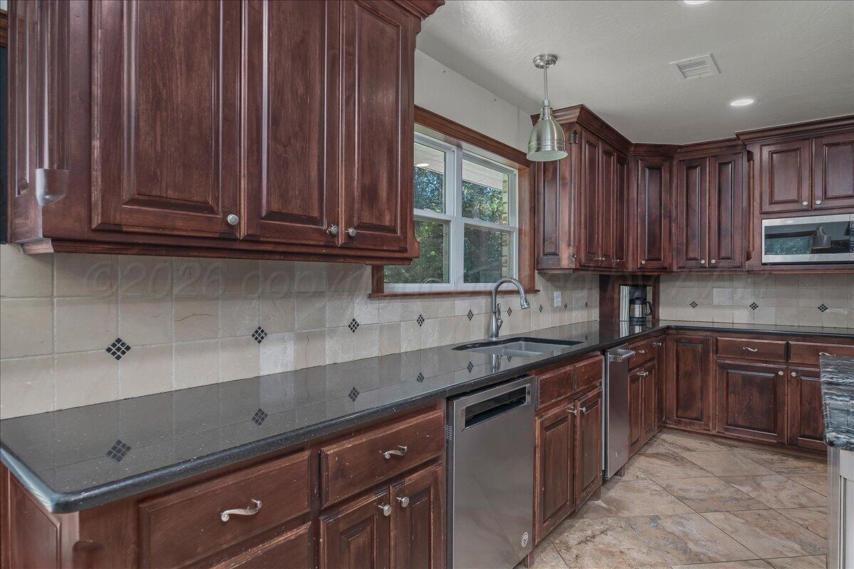 519 S Shore Drive Property Photo 13