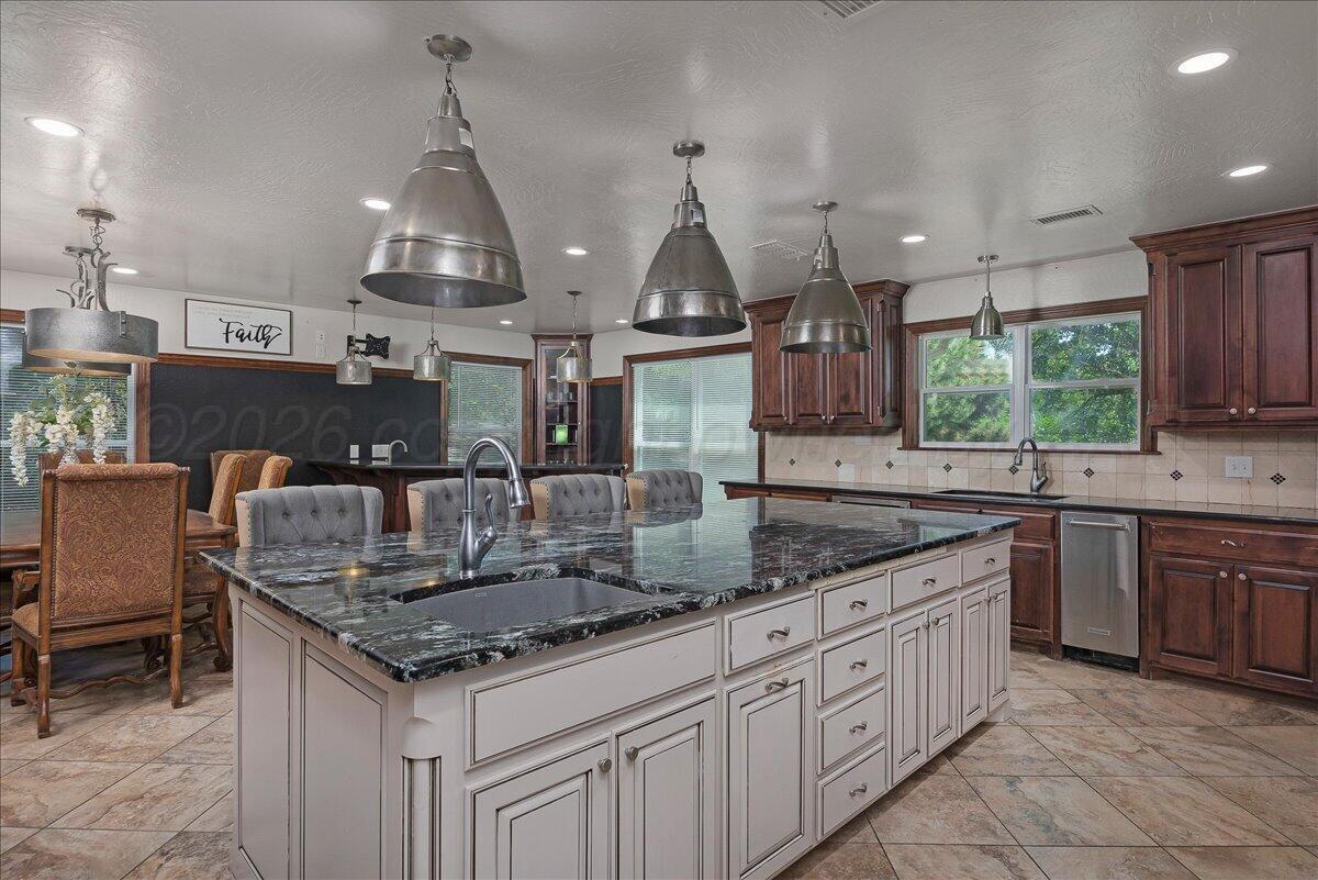 519 S Shore Drive Property Photo 14