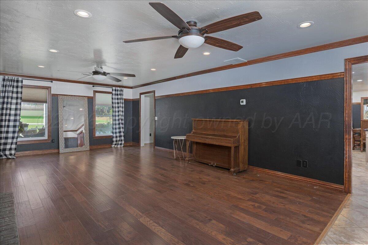519 S Shore Drive Property Photo 19