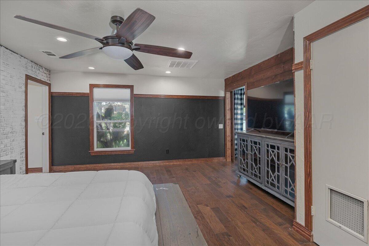 519 S Shore Drive Property Photo 23