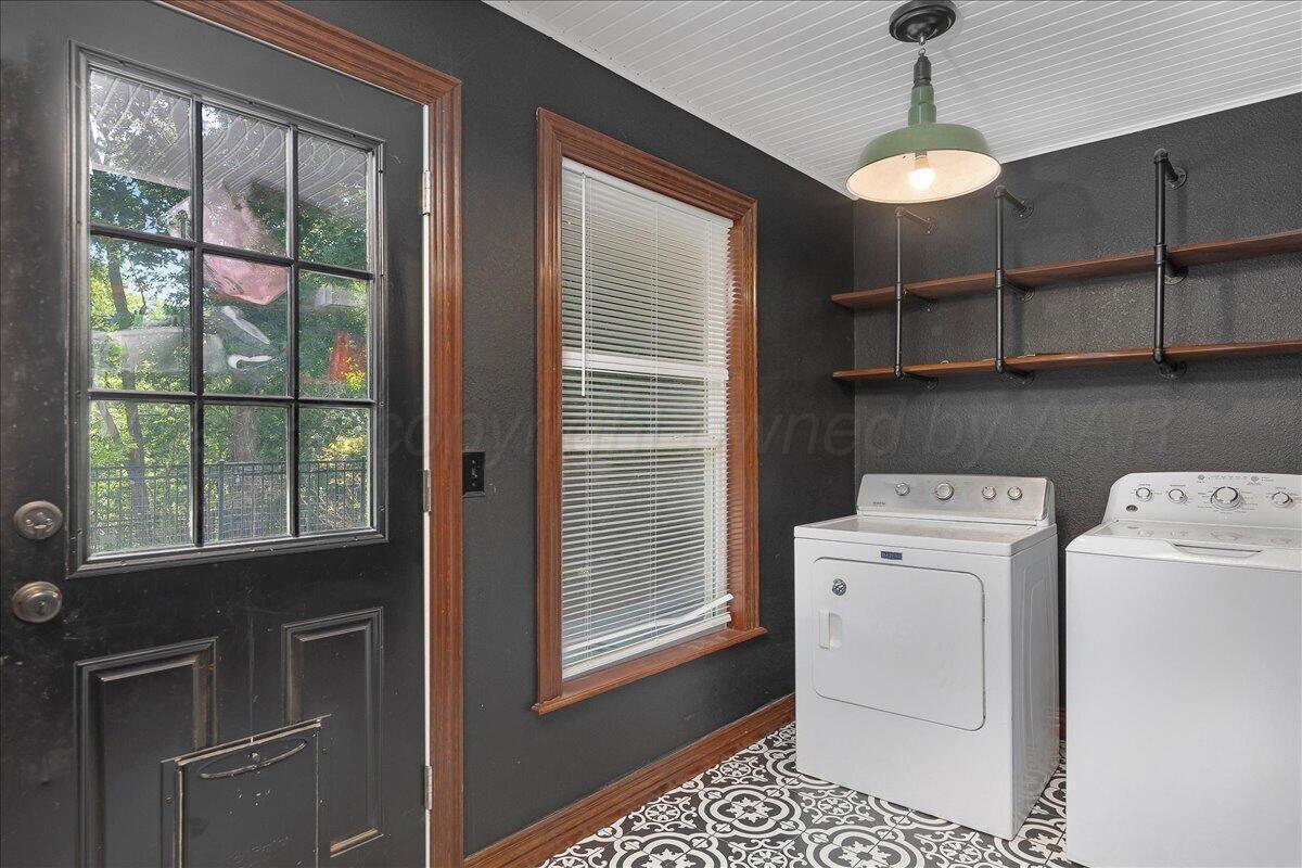 519 S Shore Drive Property Photo 35